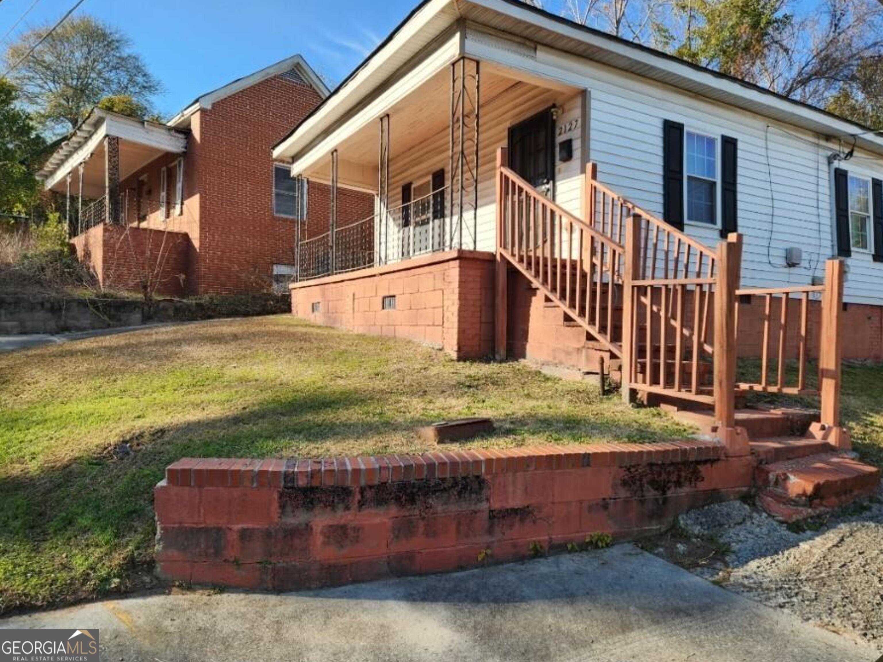 2127 Walnut Street Property Photo 2