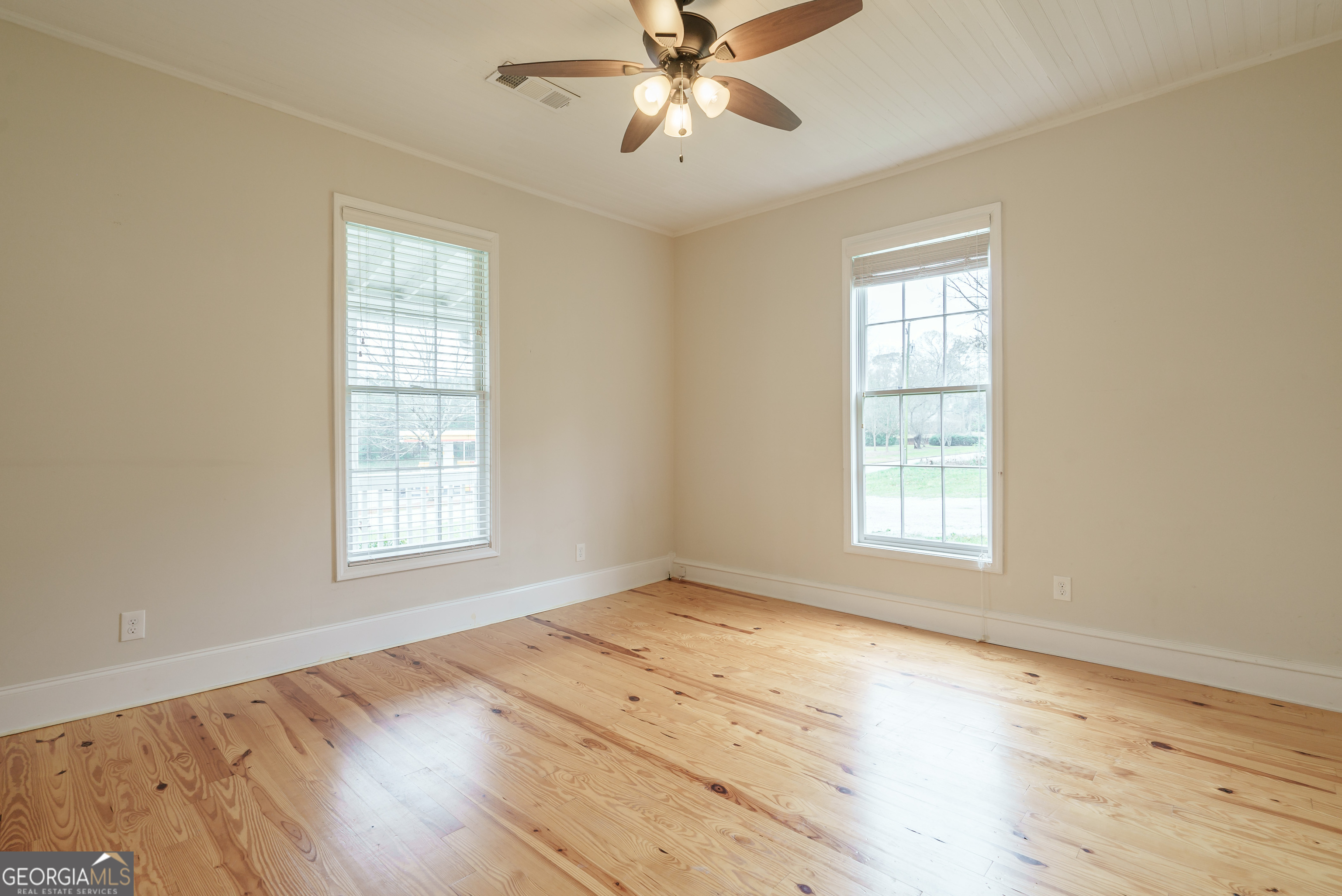 696 North Avenue Property Photo 7