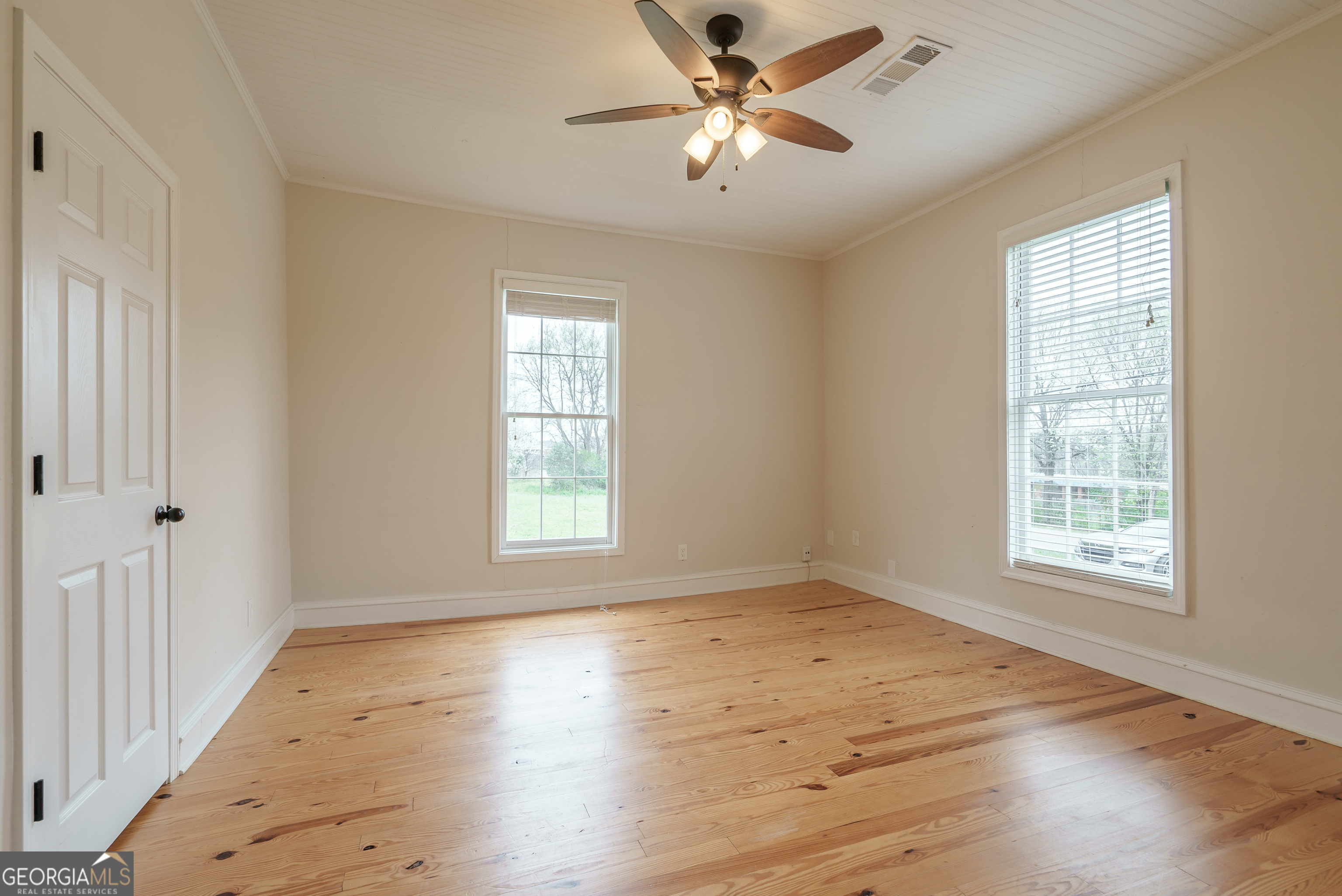 696 North Avenue Property Photo 9