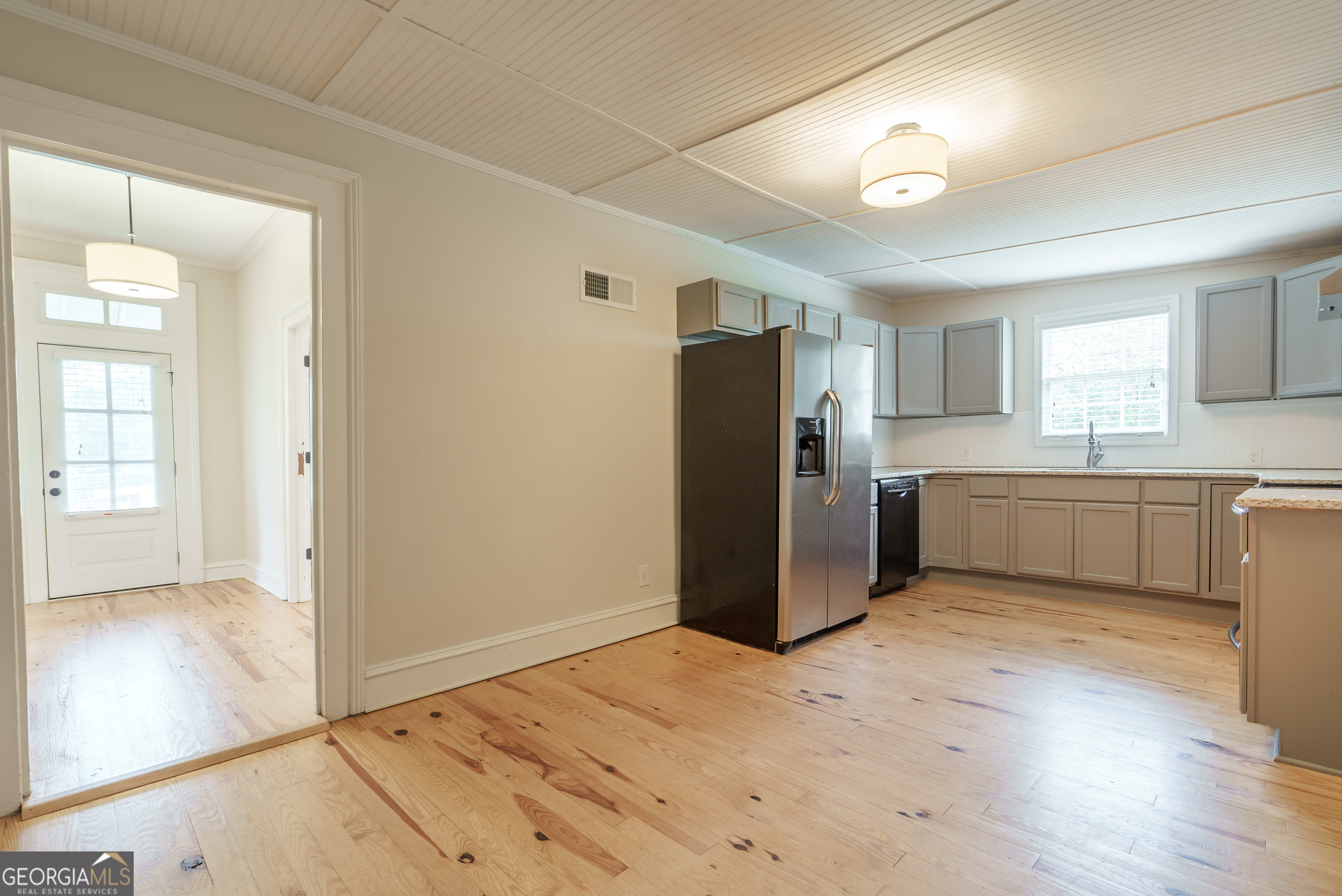 696 North Avenue Property Photo 13