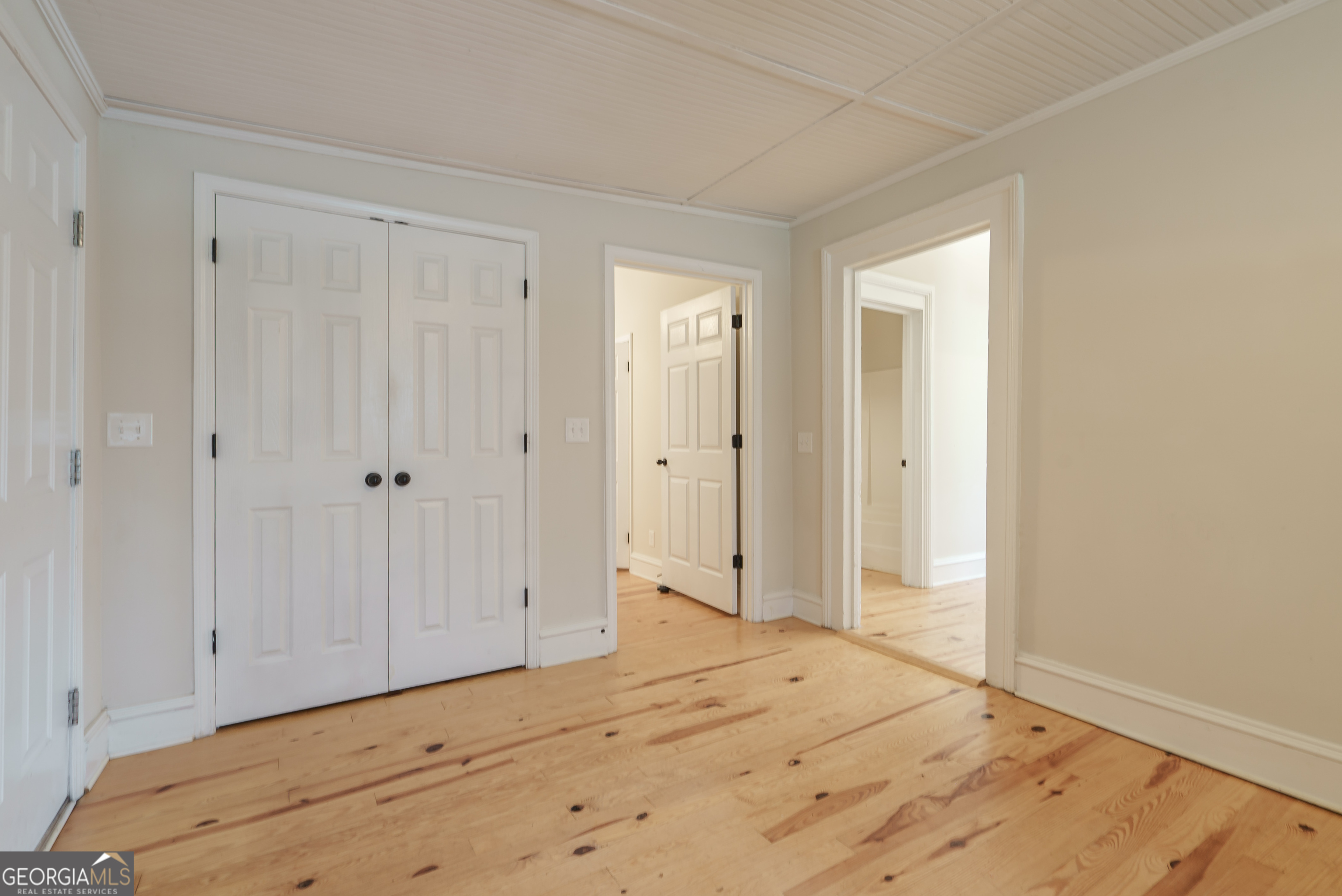 696 North Avenue Property Photo 14