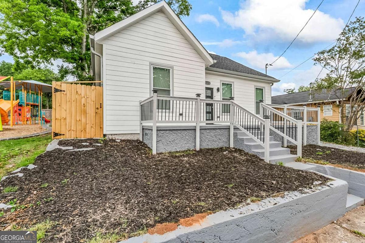 620 Echo Street Nw Property Photo 5