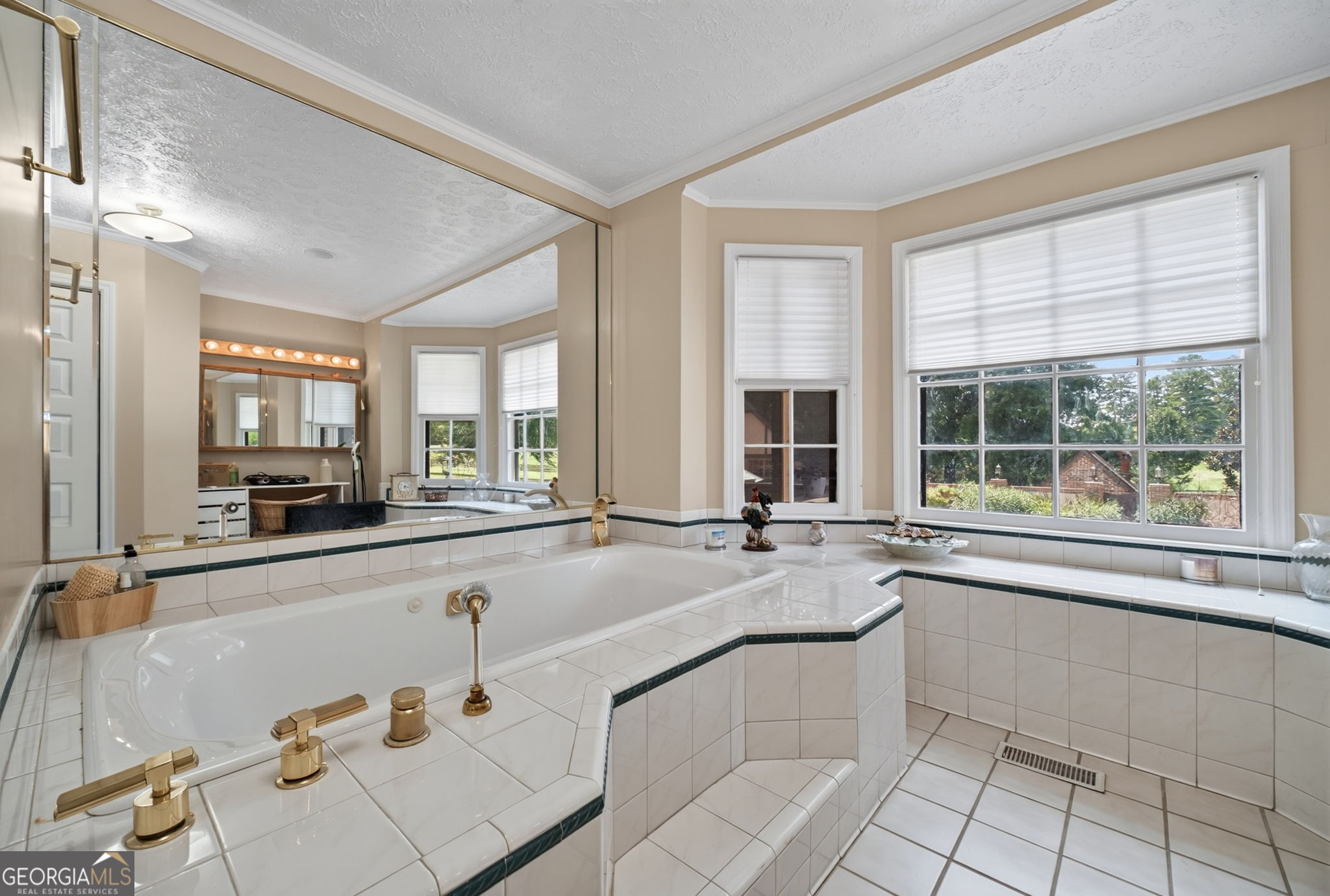 186 Kingston Road Property Photo 39