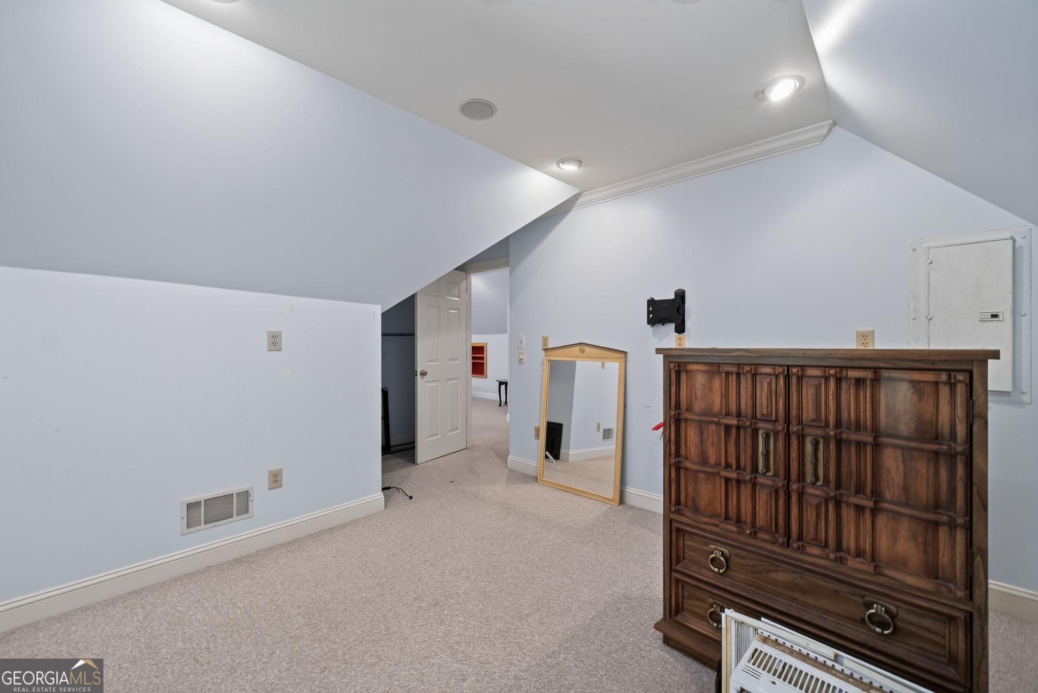 186 Kingston Road Property Photo 52