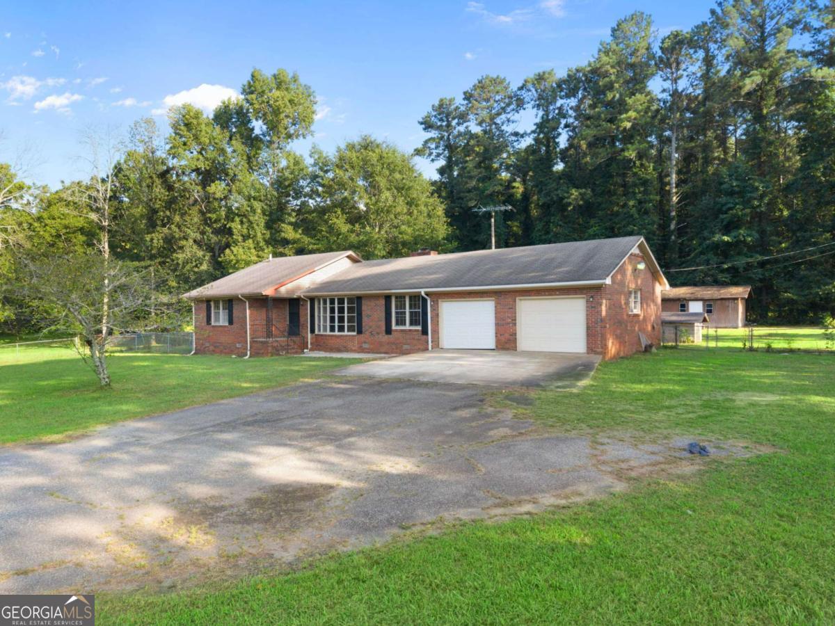2633 Blacks Bluff Road SW
