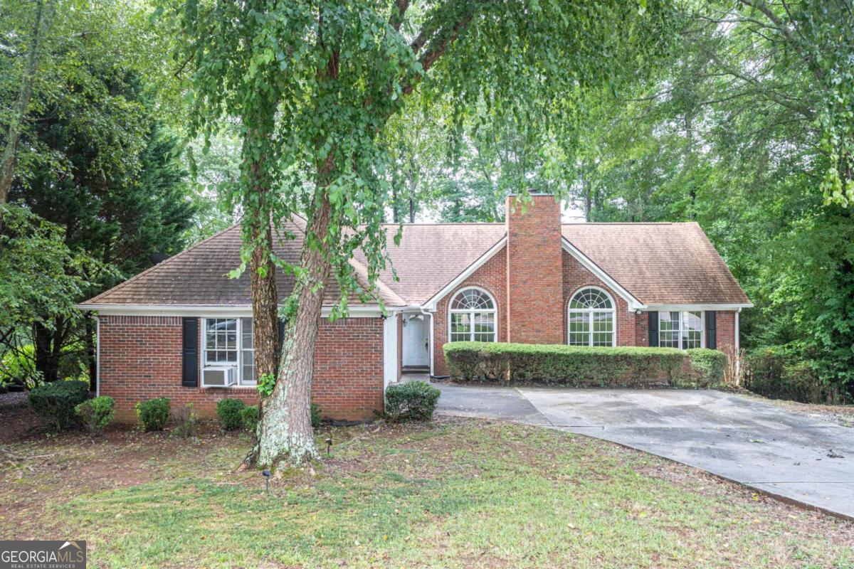 1404 Glenfield Drive Property Photo 1