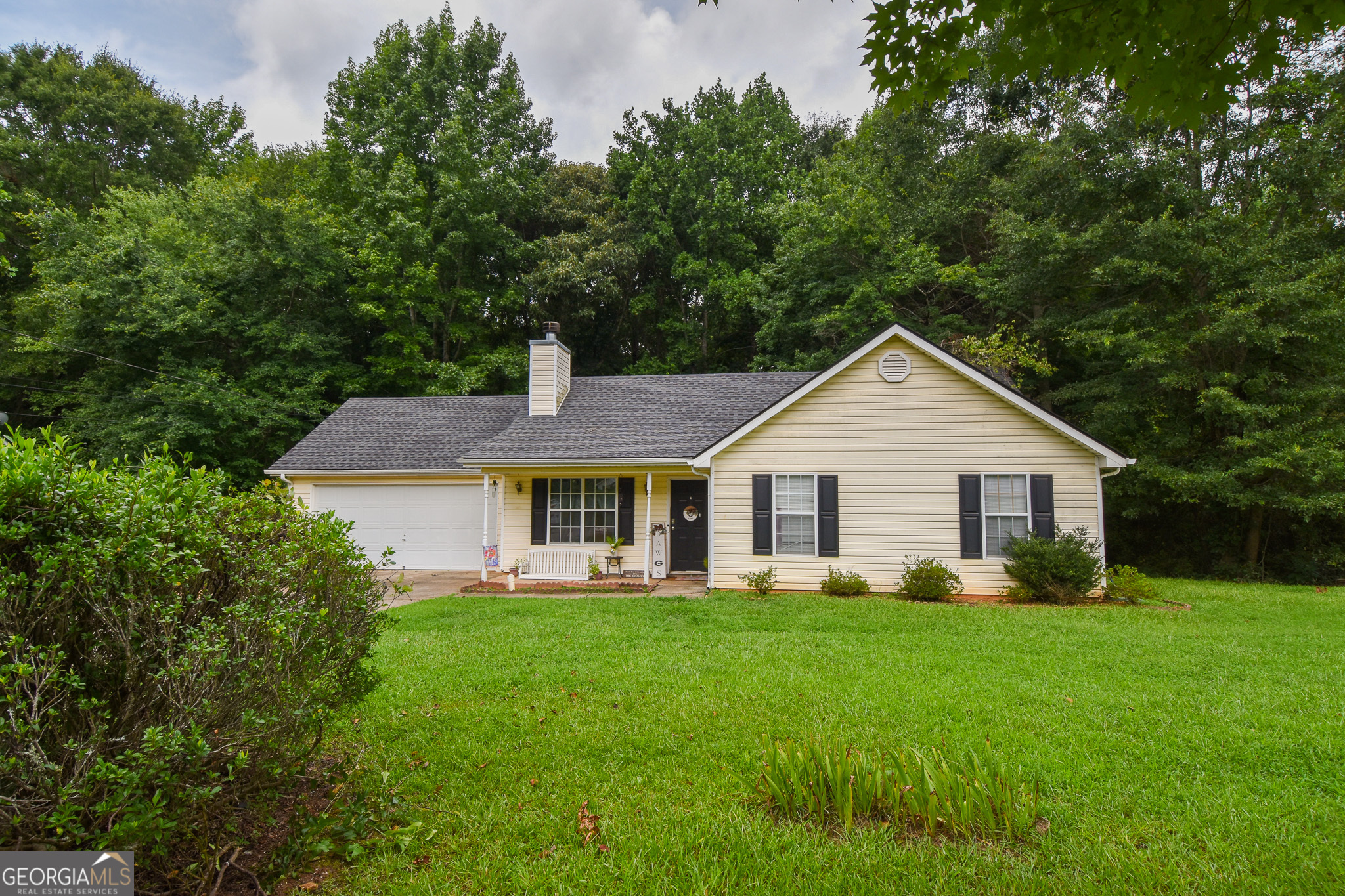 144 Pebble Creek Drive Property Photo 2