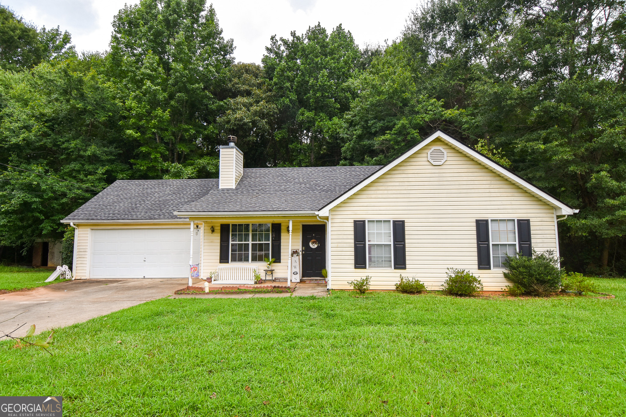 144 Pebble Creek Drive Property Photo 3