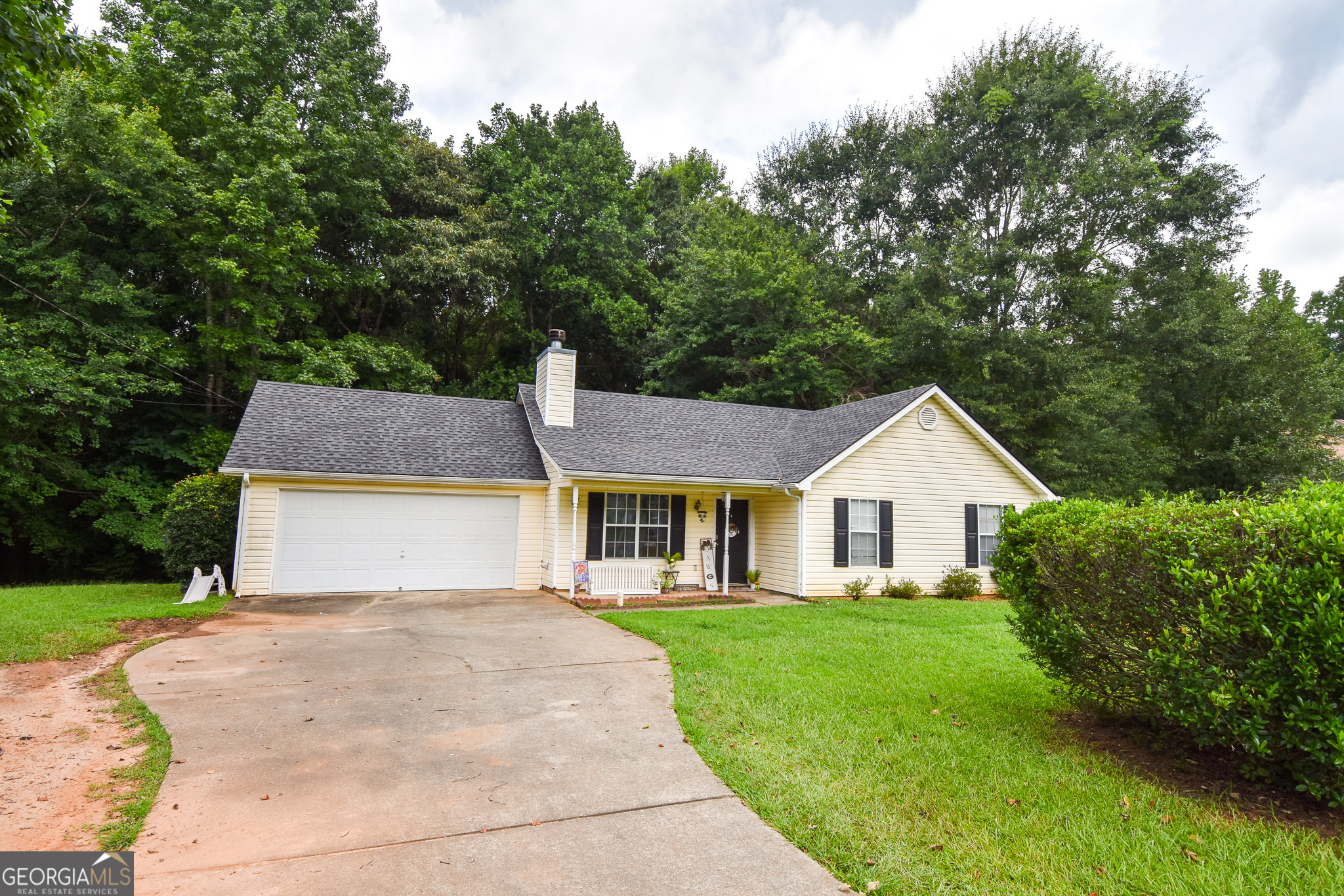 144 Pebble Creek Drive Property Photo 4