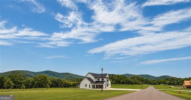 126 Palisade Drive Property Photo 8