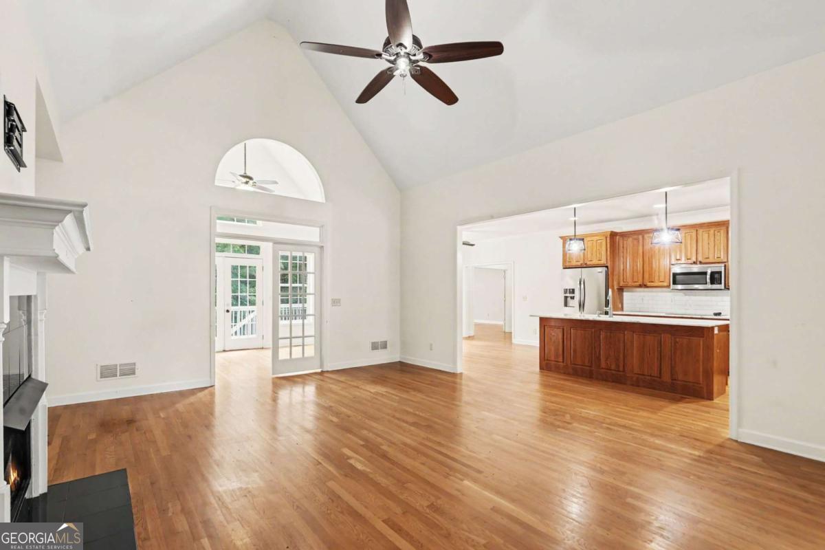 1400 Daniel Road Property Photo 6