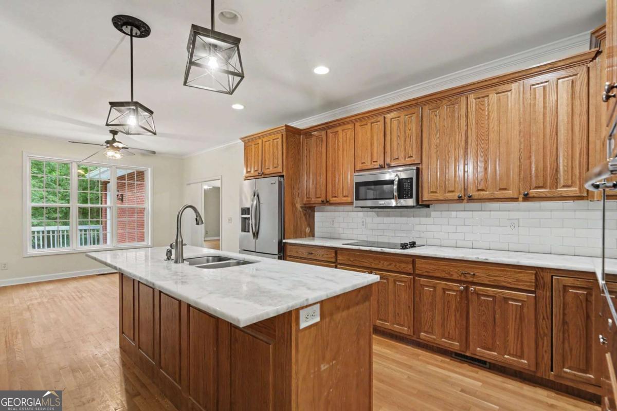 1400 Daniel Road Property Photo 12