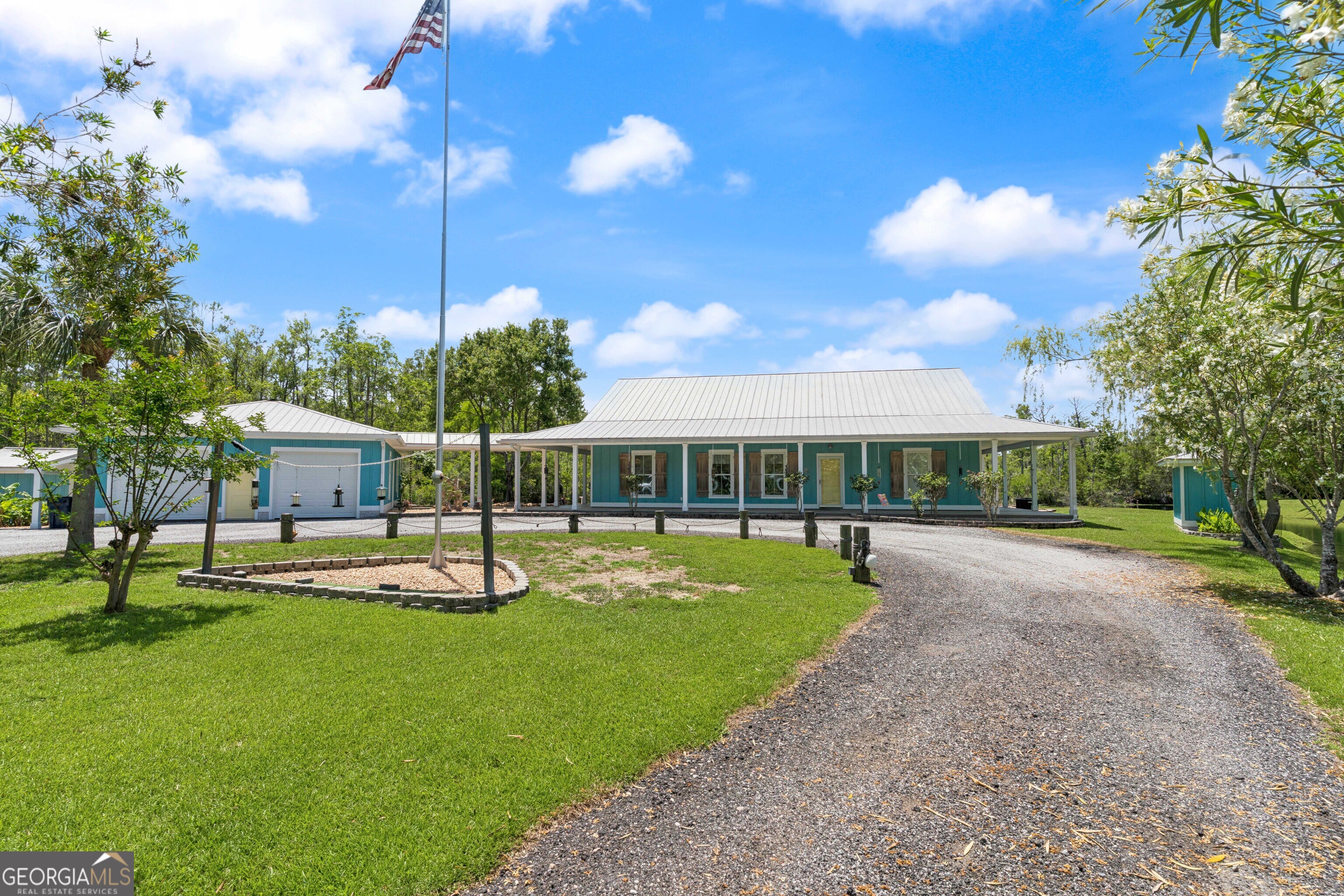 6370 Dover Bluff Road Property Photo 1