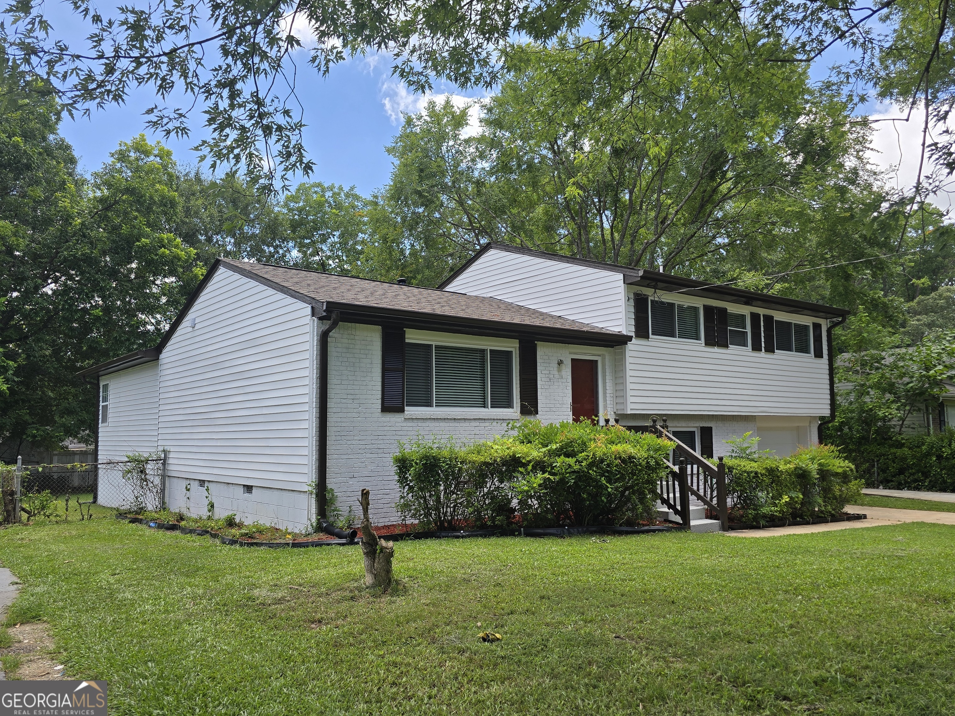 1743 Hillview Avenue Property Photo 5