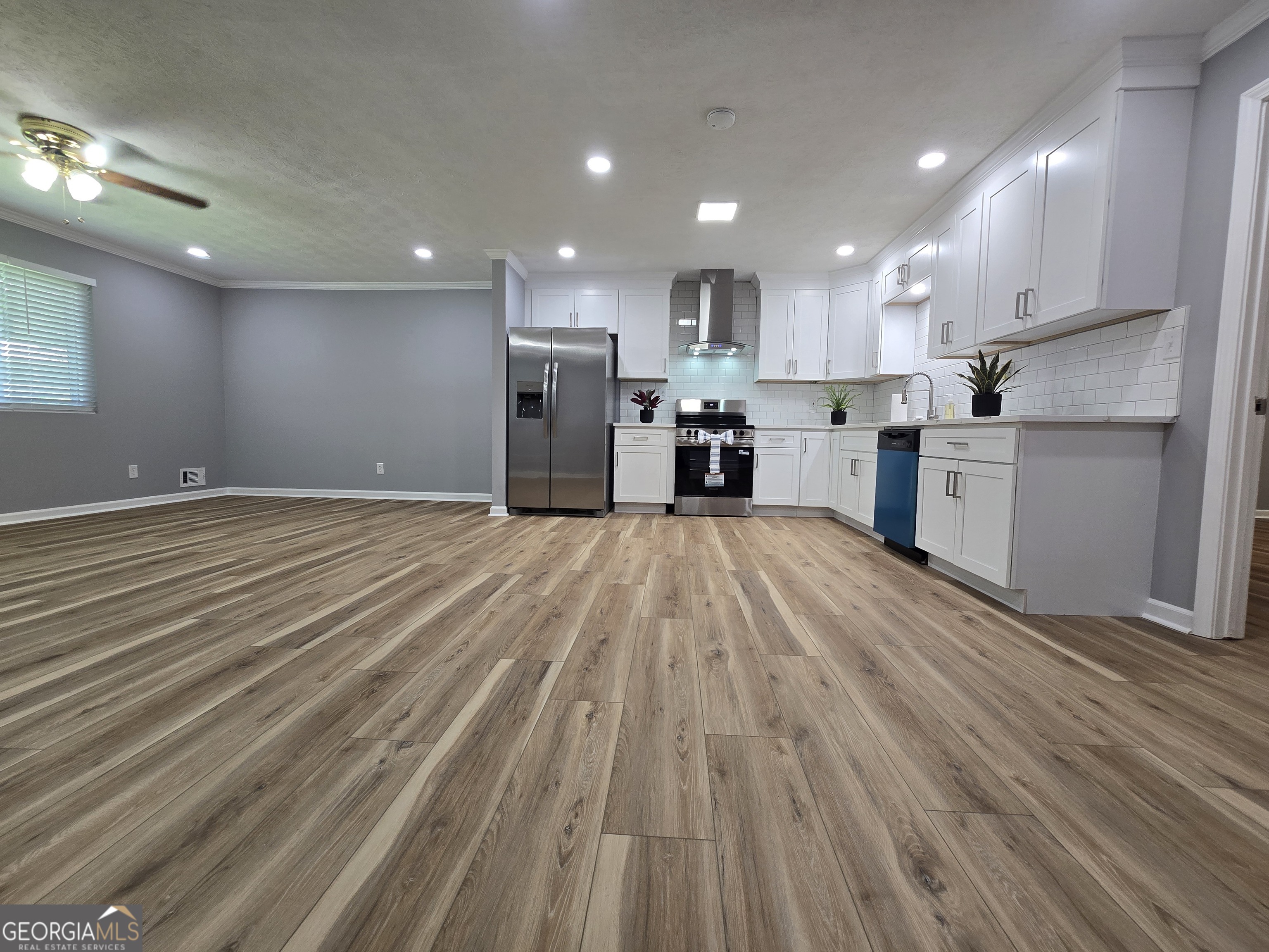 1743 Hillview Avenue Property Photo 10