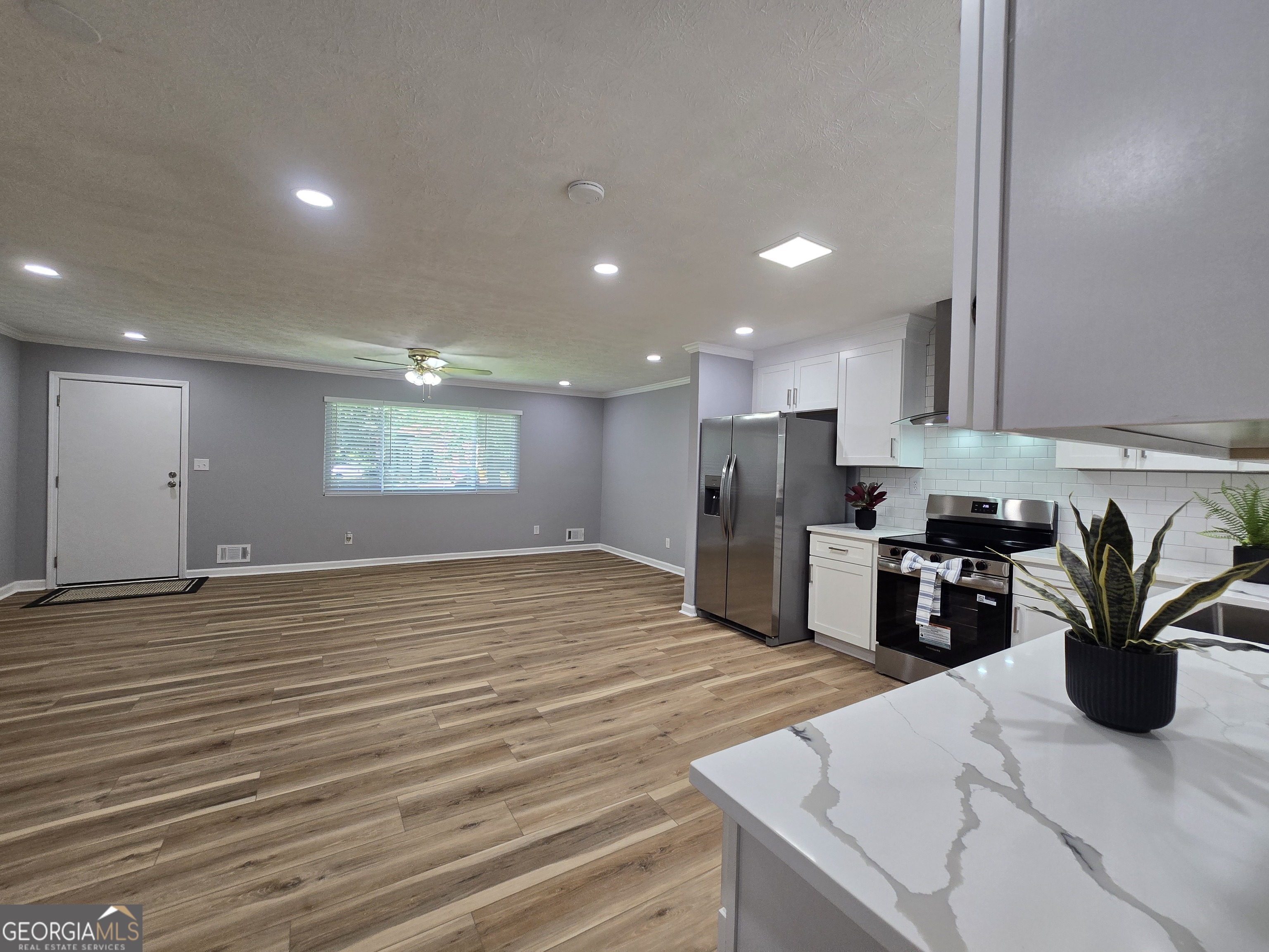 1743 Hillview Avenue Property Photo 16