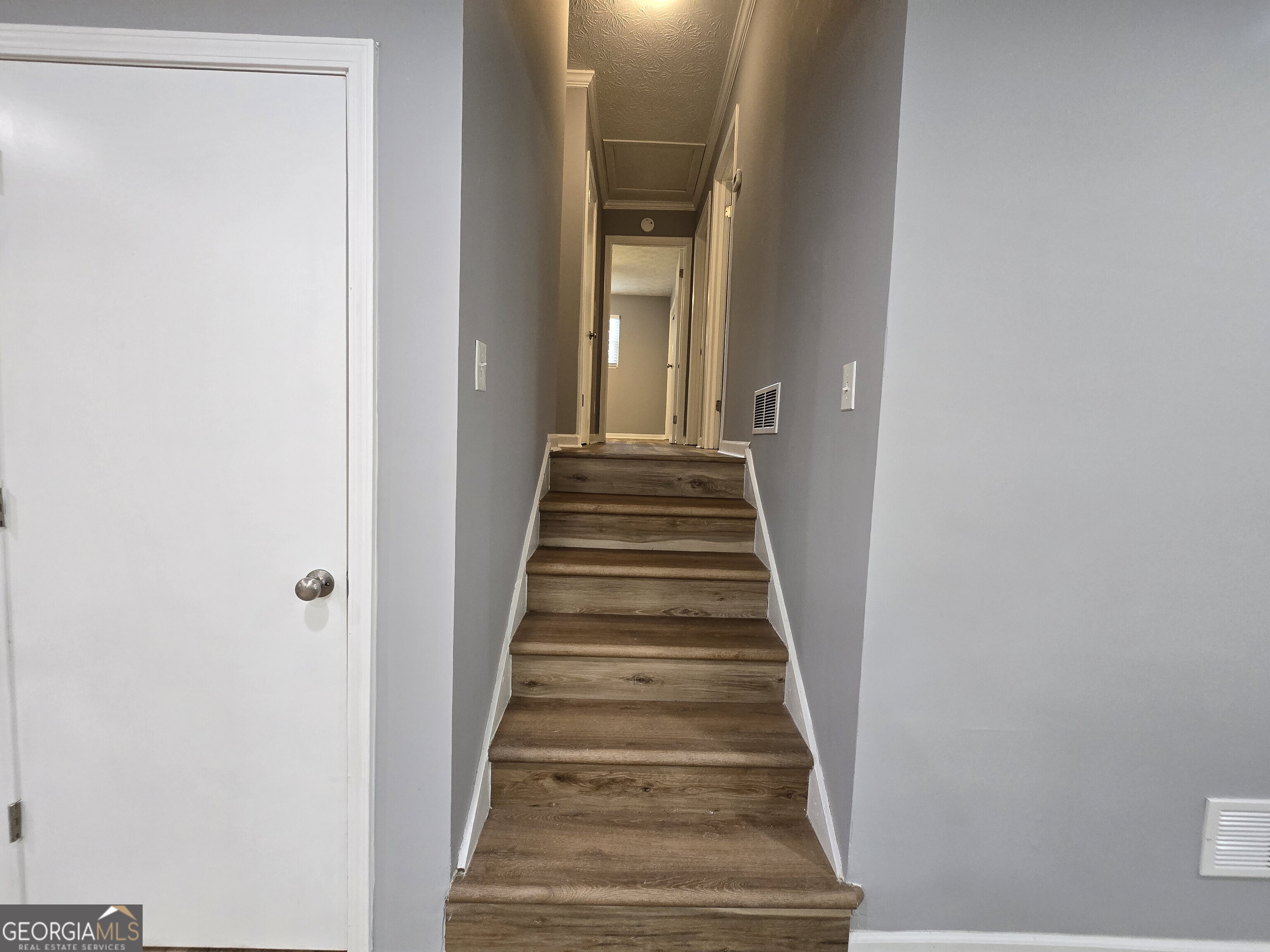 1743 Hillview Avenue Property Photo 20