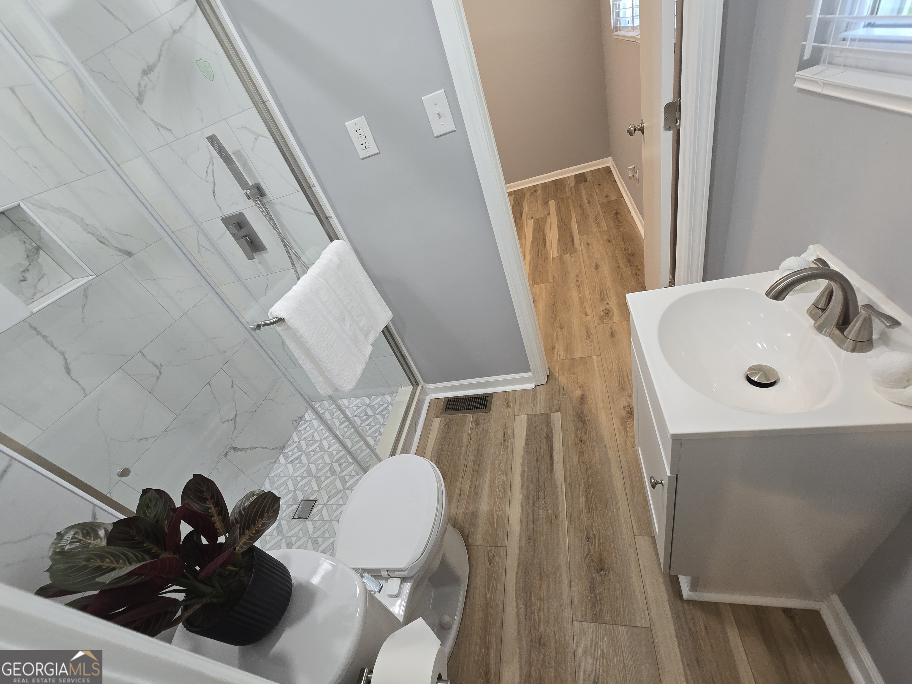 1743 Hillview Avenue Property Photo 23