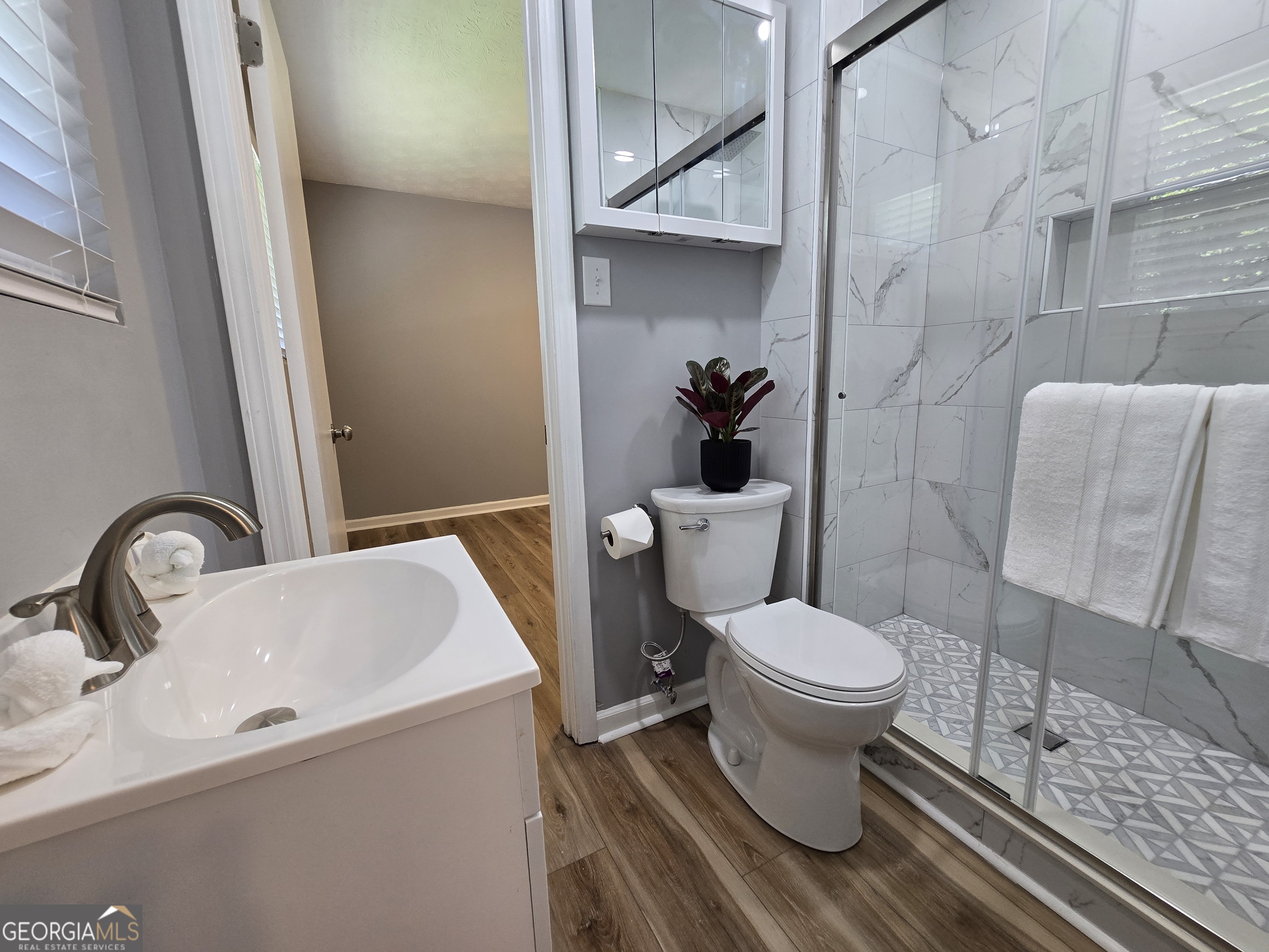 1743 Hillview Avenue Property Photo 24
