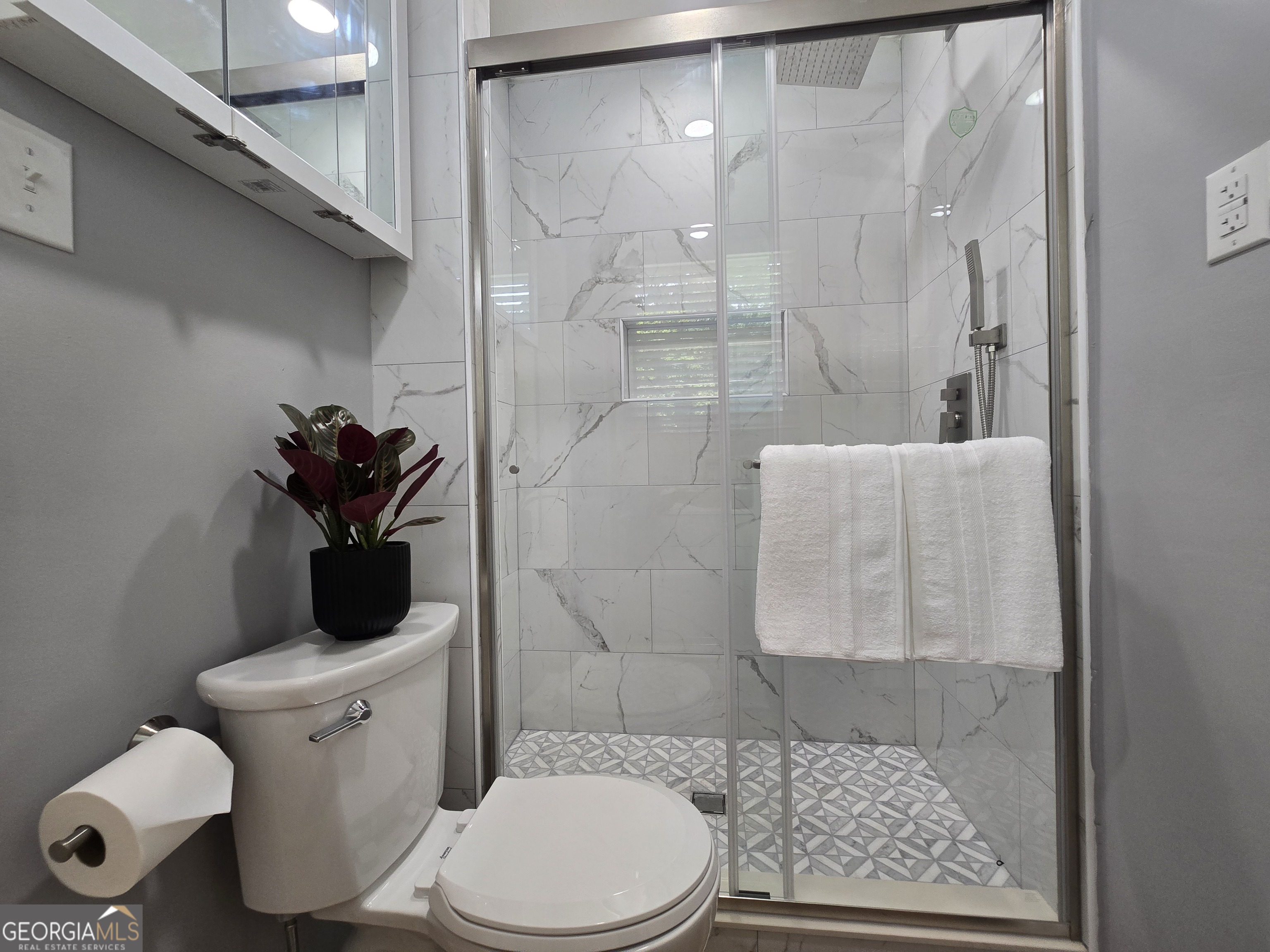 1743 Hillview Avenue Property Photo 25