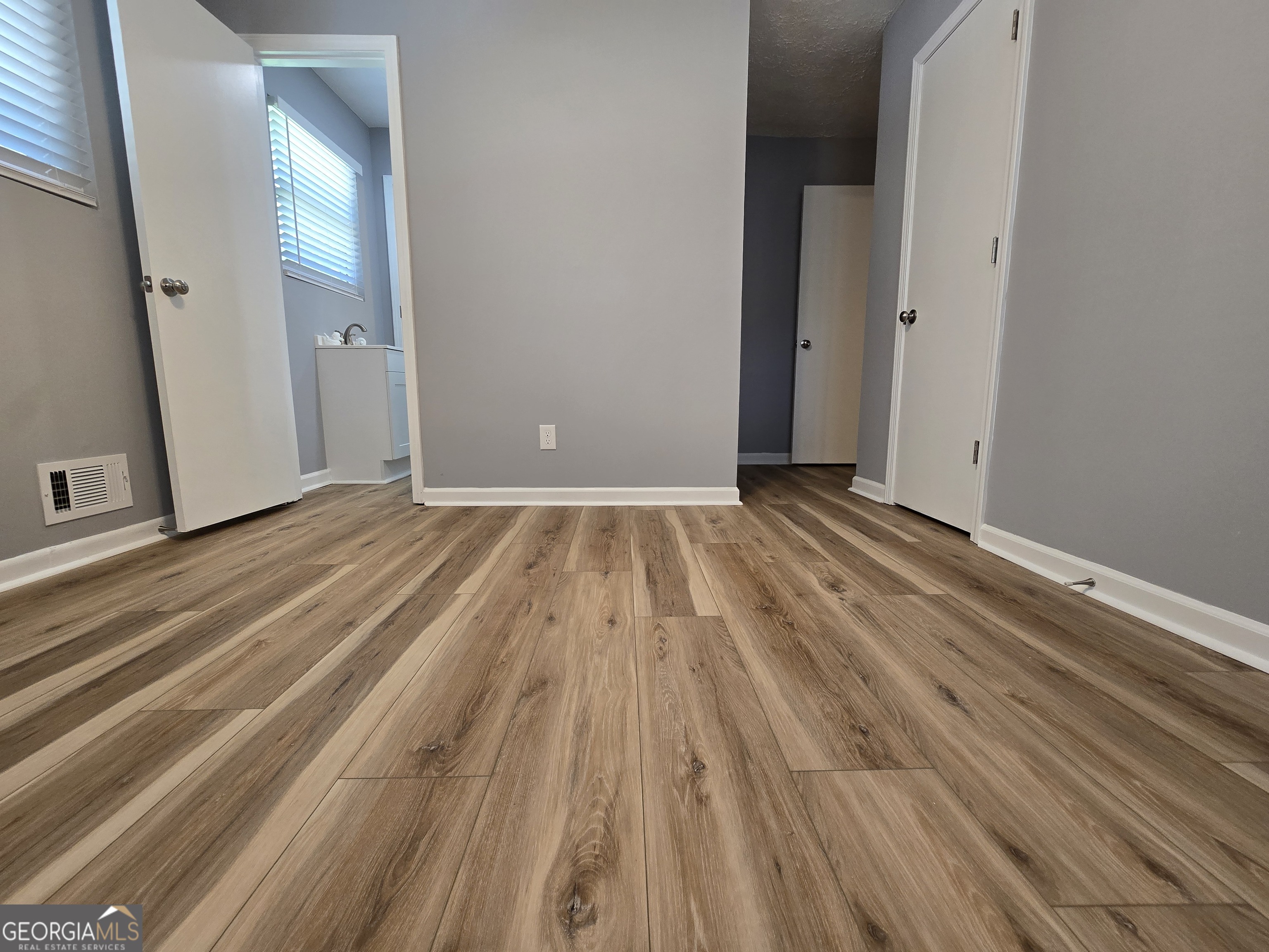 1743 Hillview Avenue Property Photo 27