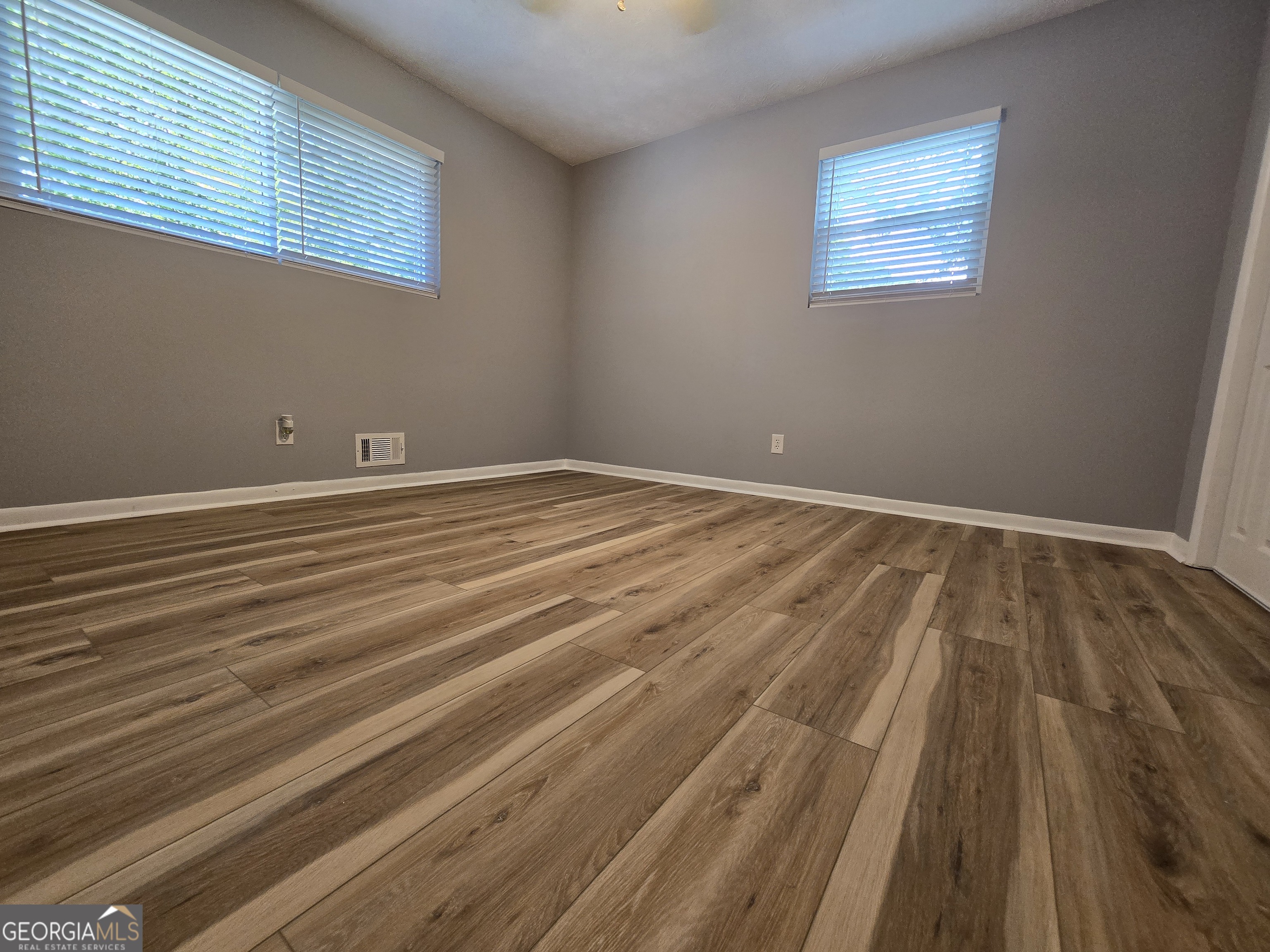 1743 Hillview Avenue Property Photo 29