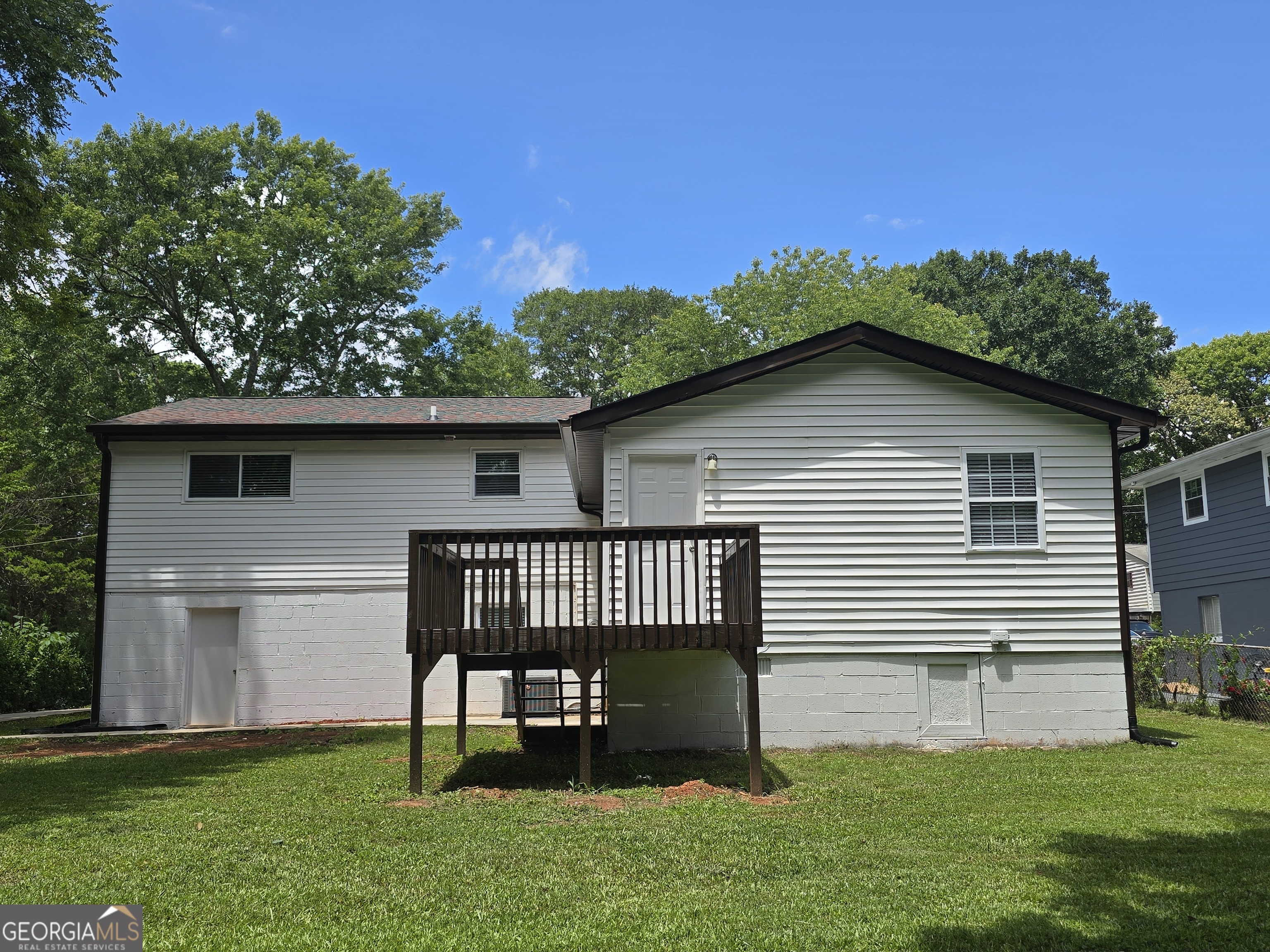 1743 Hillview Avenue Property Photo 46