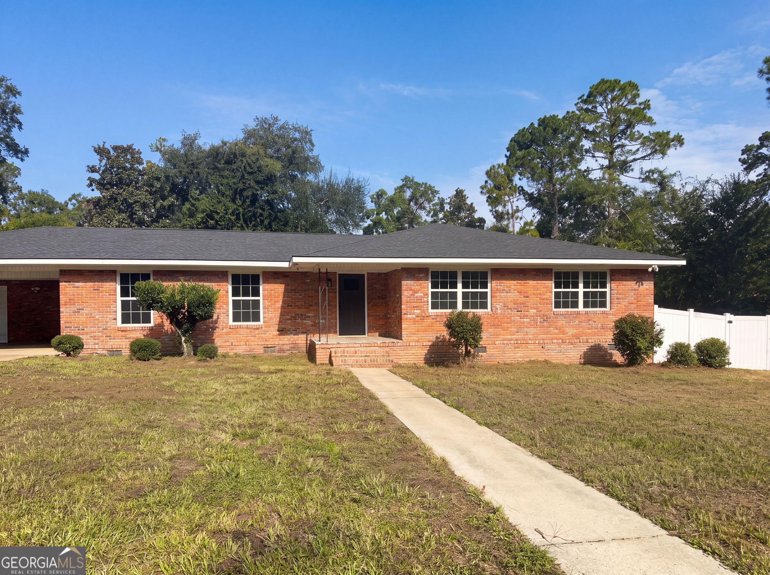 1625 Windsor Drive Property Photo 1