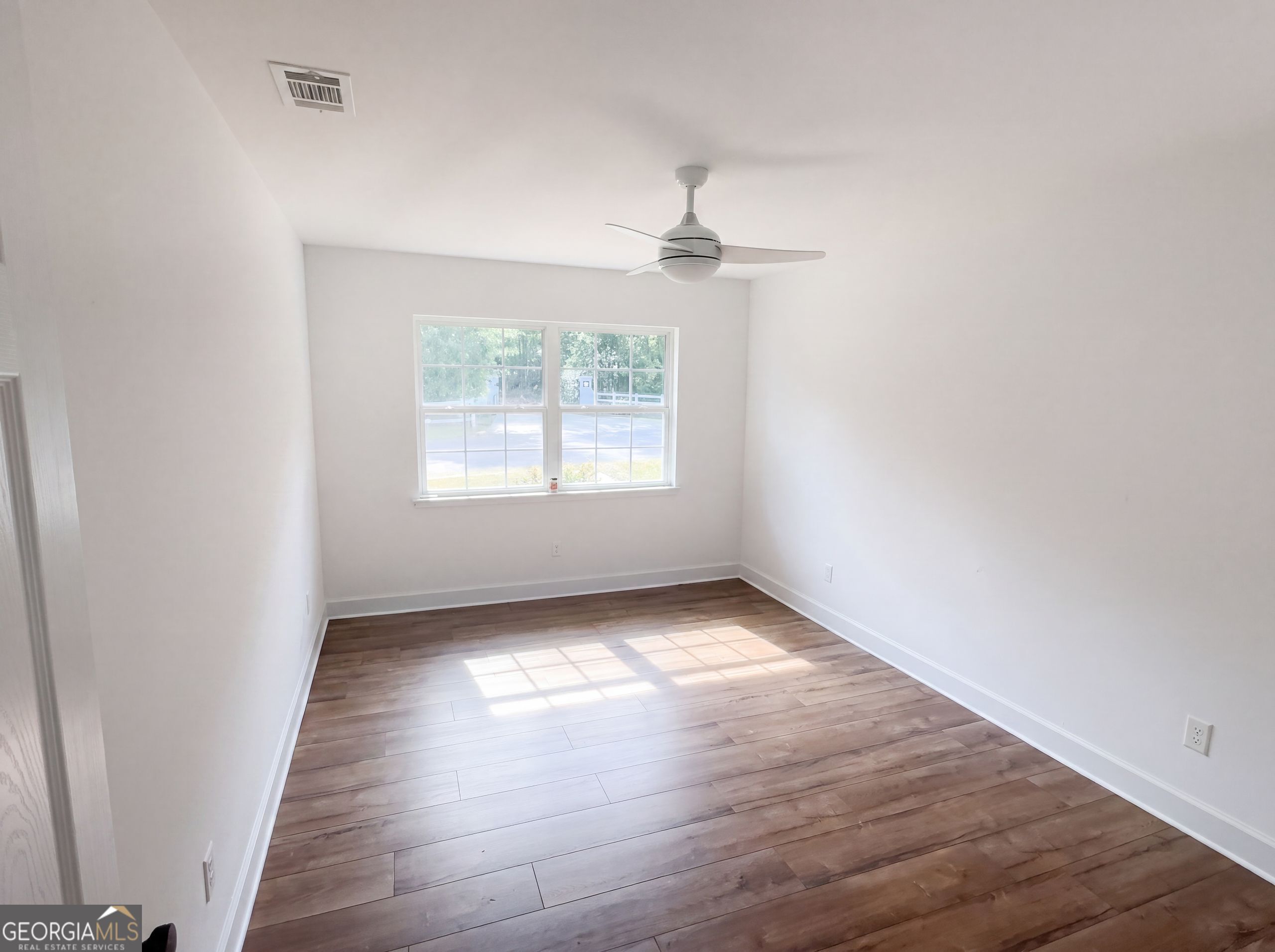 1625 Windsor Drive Property Photo 11
