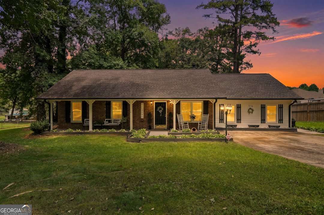 716 County Line Auburn Road Property Photo 1