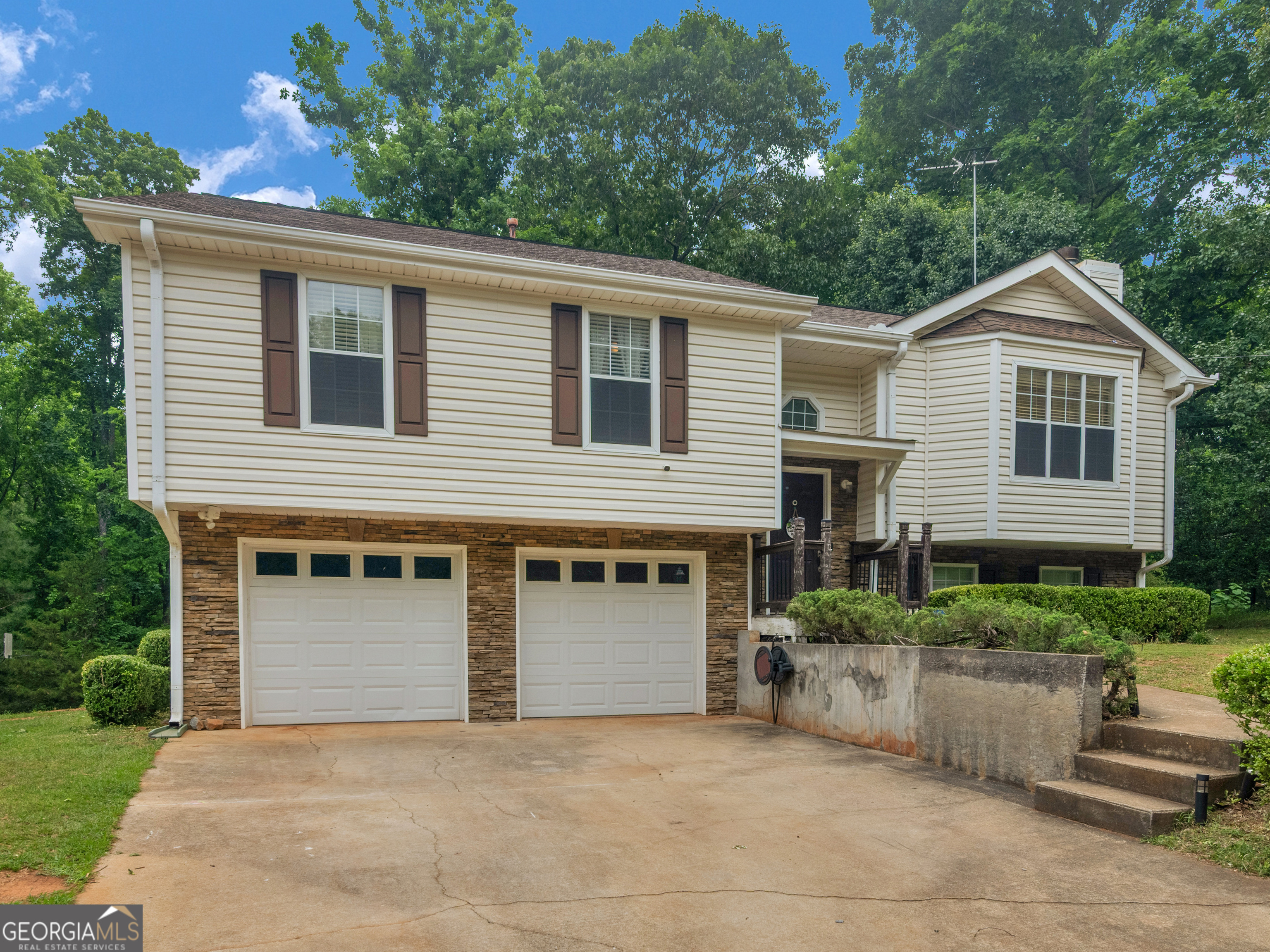 100 Sable Circle Property Photo 1