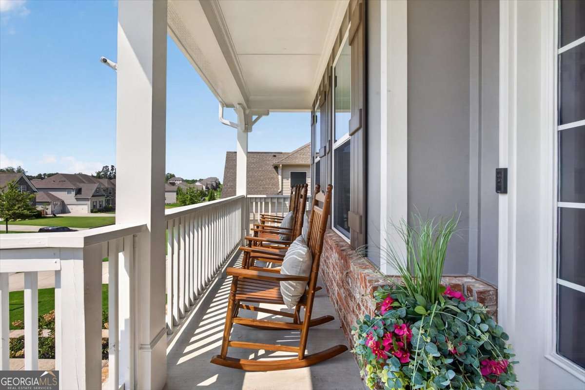 400 Silver Brook Drive Property Photo 4
