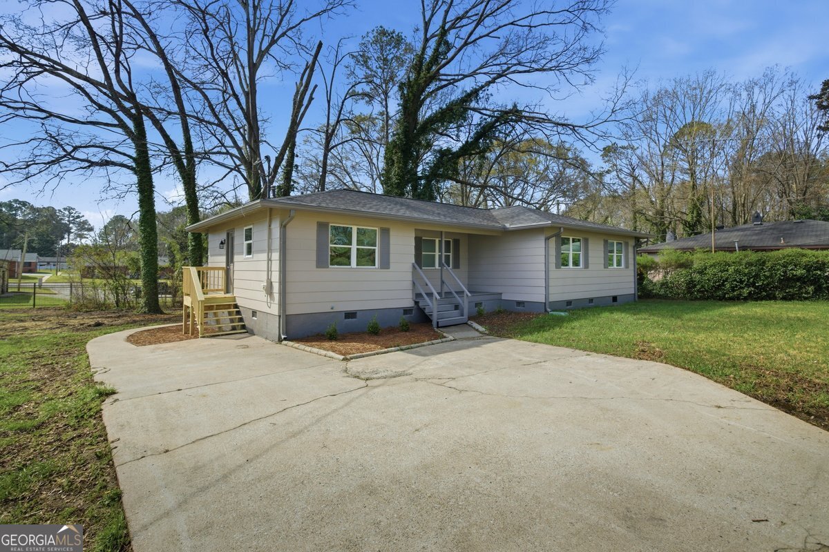 16 Rosenwald Drive Property Photo 2