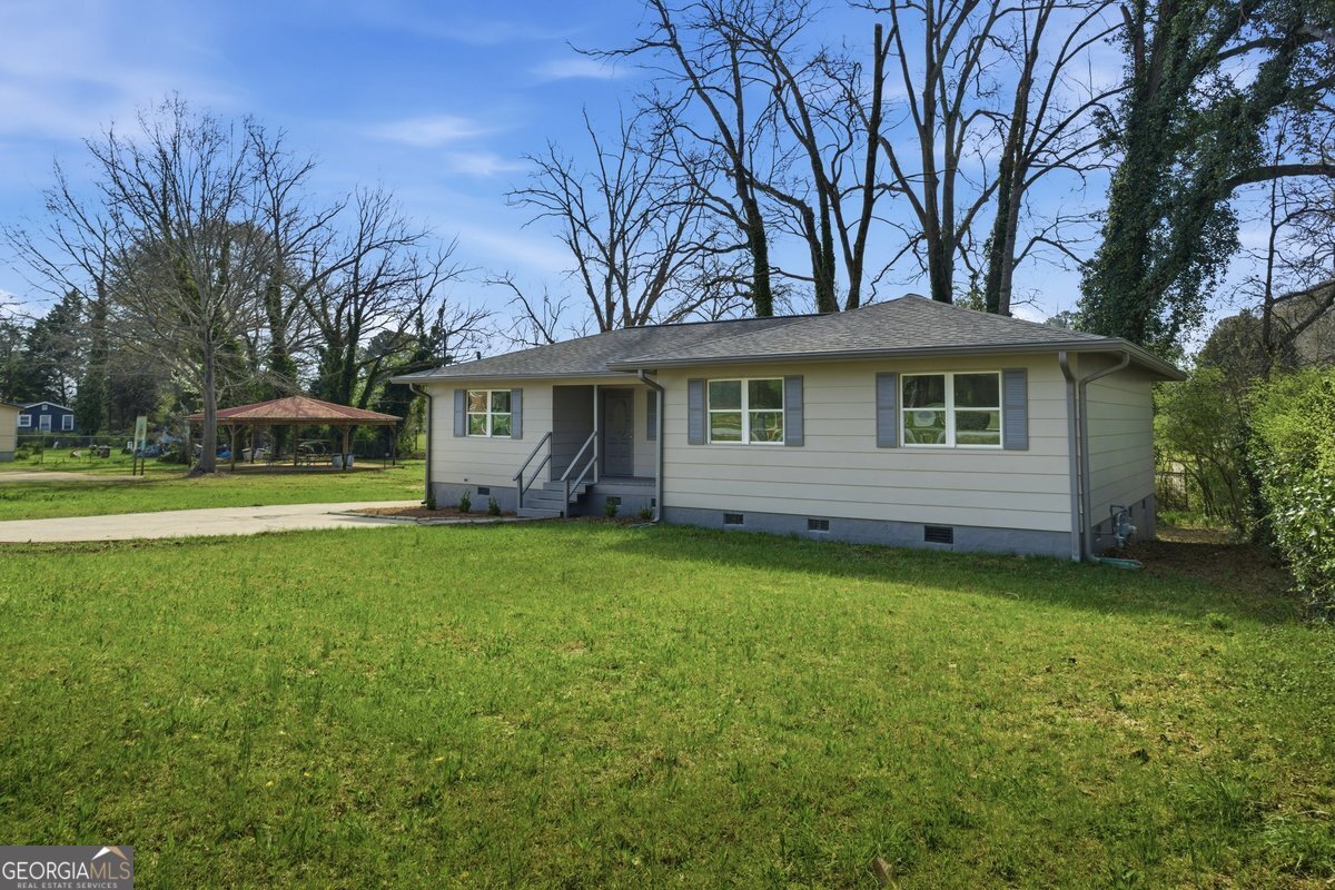 16 Rosenwald Drive Property Photo 3