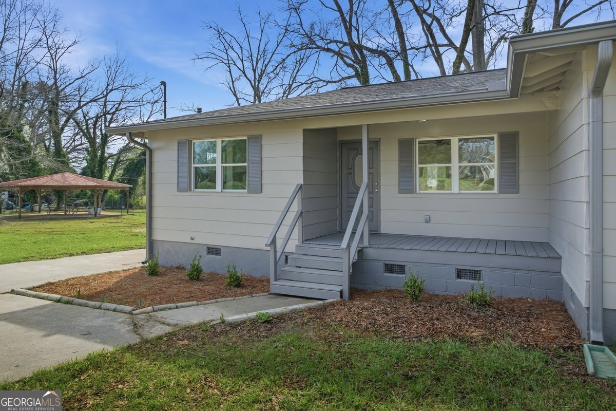 16 Rosenwald Drive Property Photo 4
