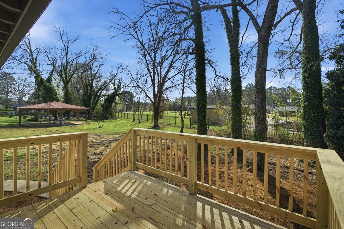 16 Rosenwald Drive Property Photo 10