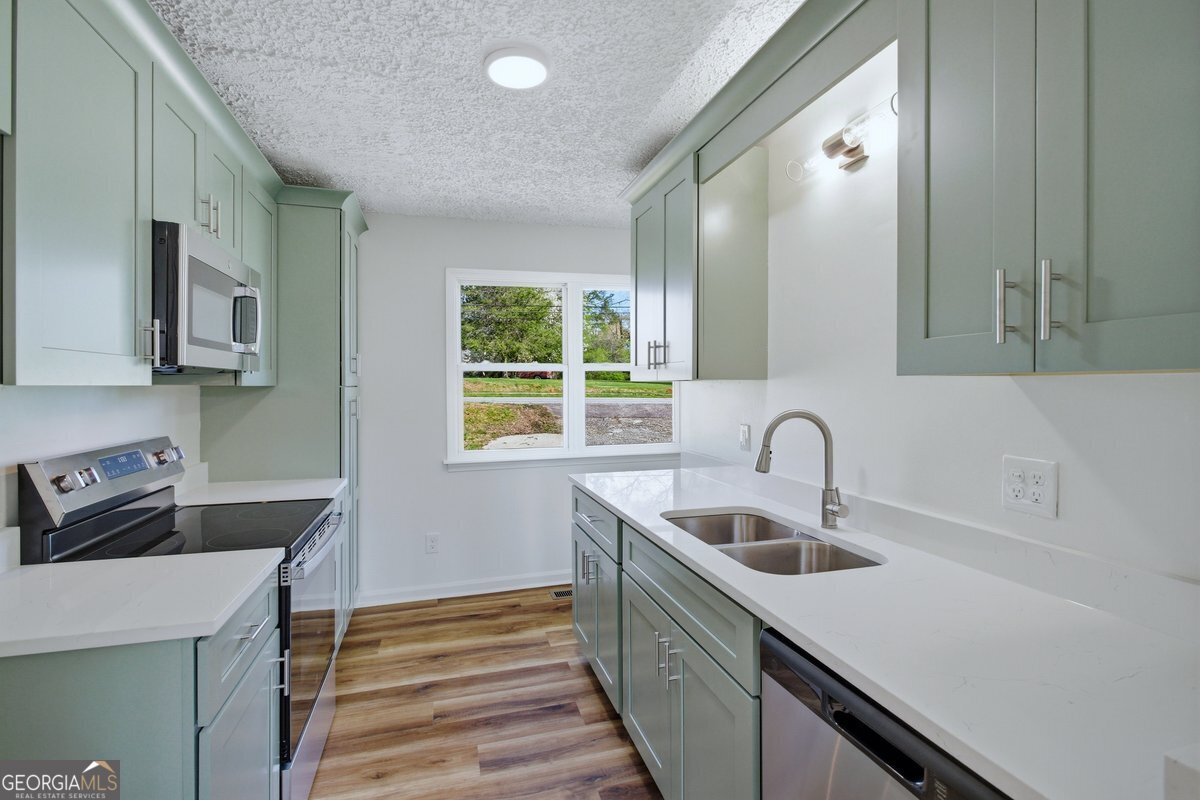16 Rosenwald Drive Property Photo 17