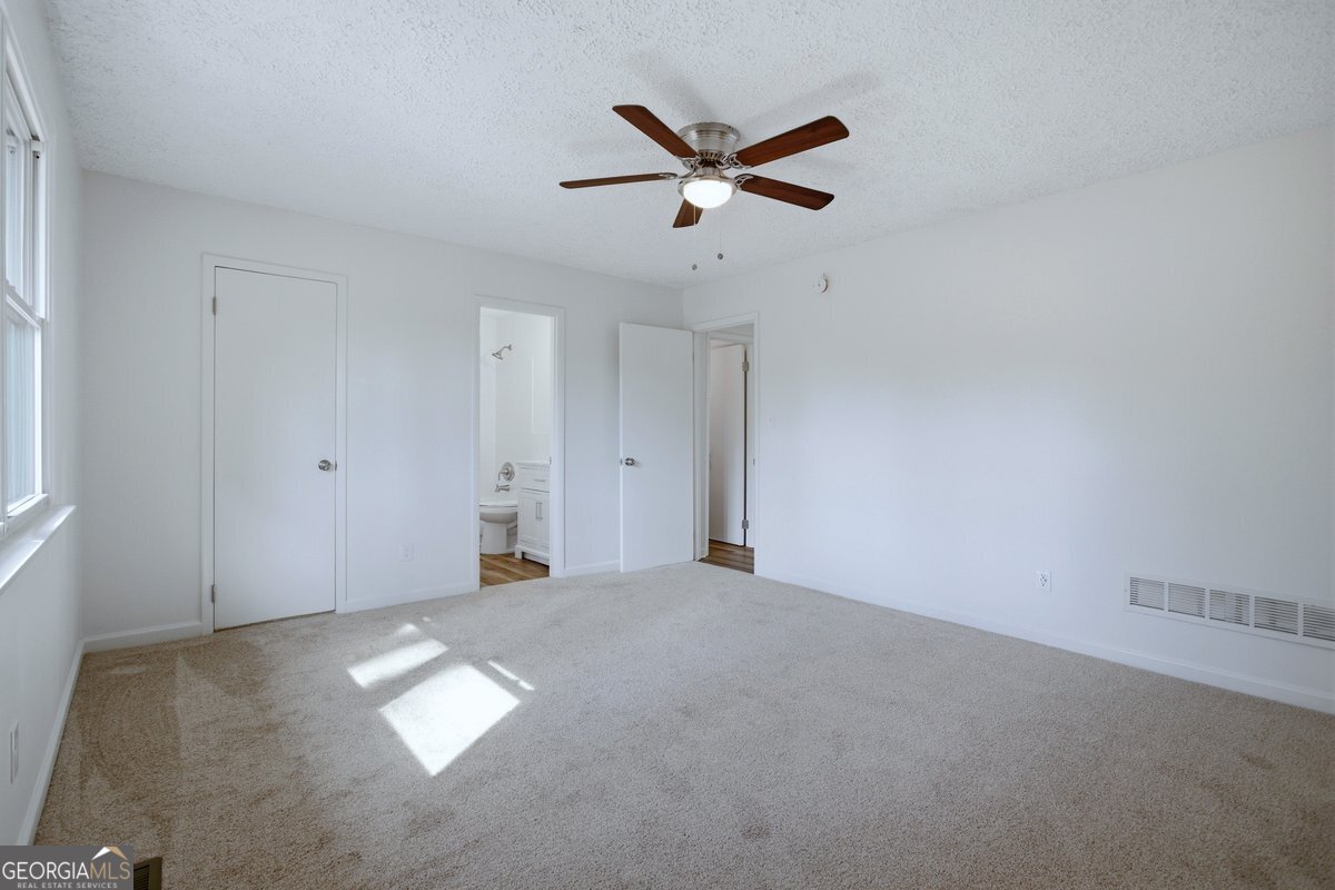 16 Rosenwald Drive Property Photo 24