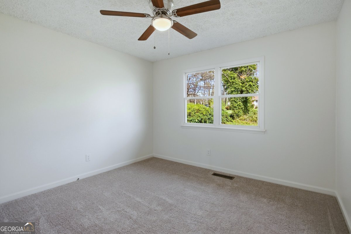 16 Rosenwald Drive Property Photo 28