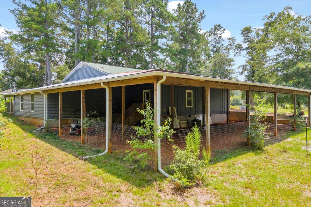 239 Jeremy Drive Property Photo 3