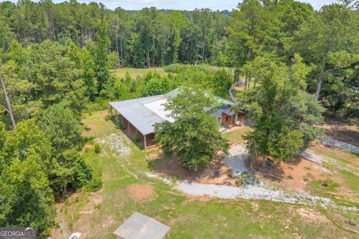 239 Jeremy Drive Property Photo 4