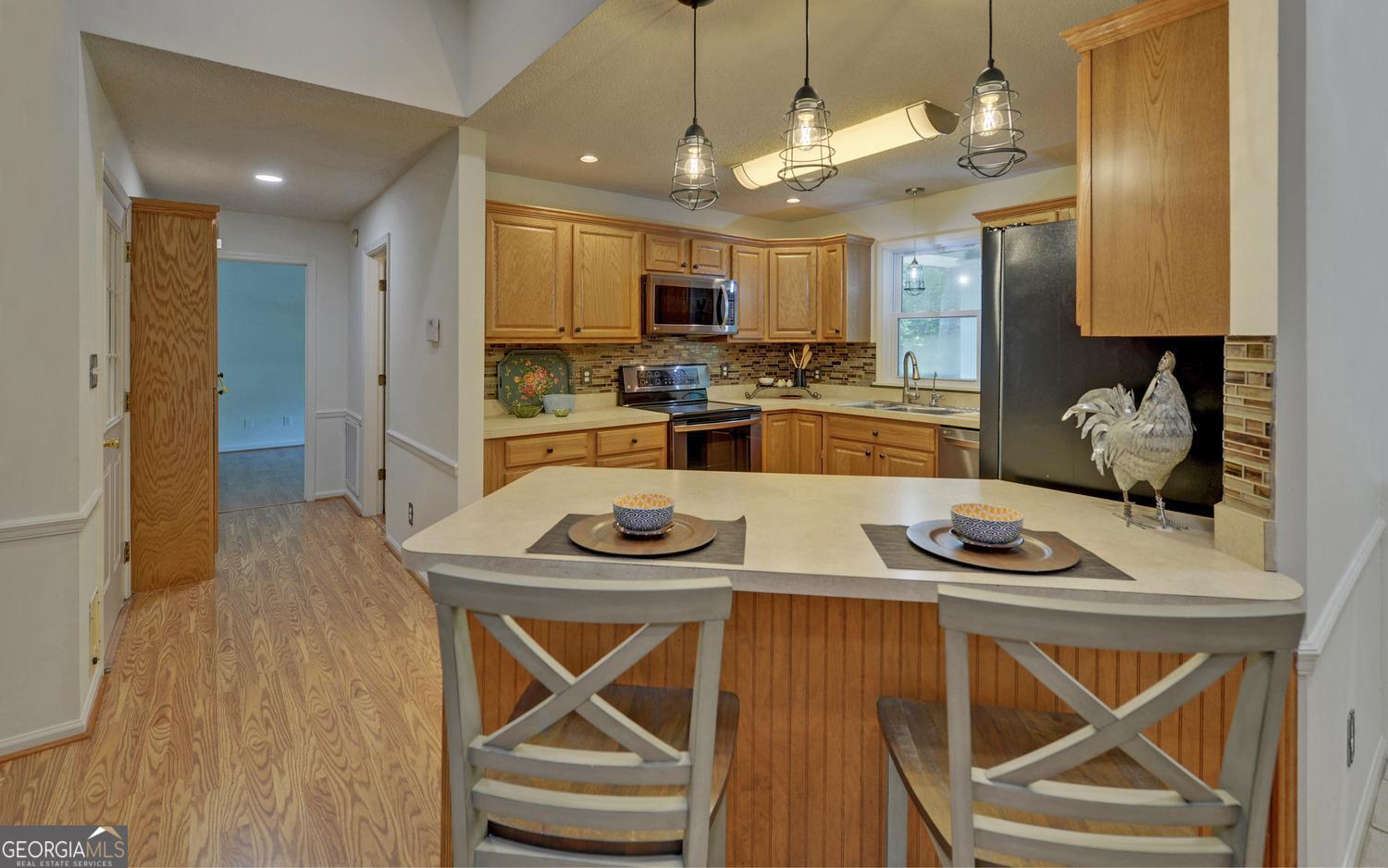 567 Cedar Pond Road Property Photo 4