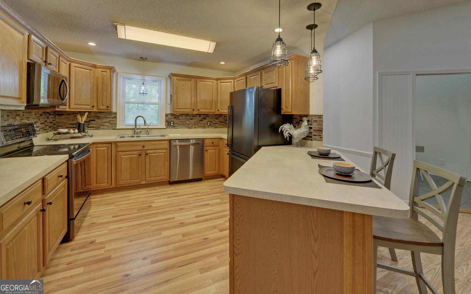 567 Cedar Pond Road Property Photo 5