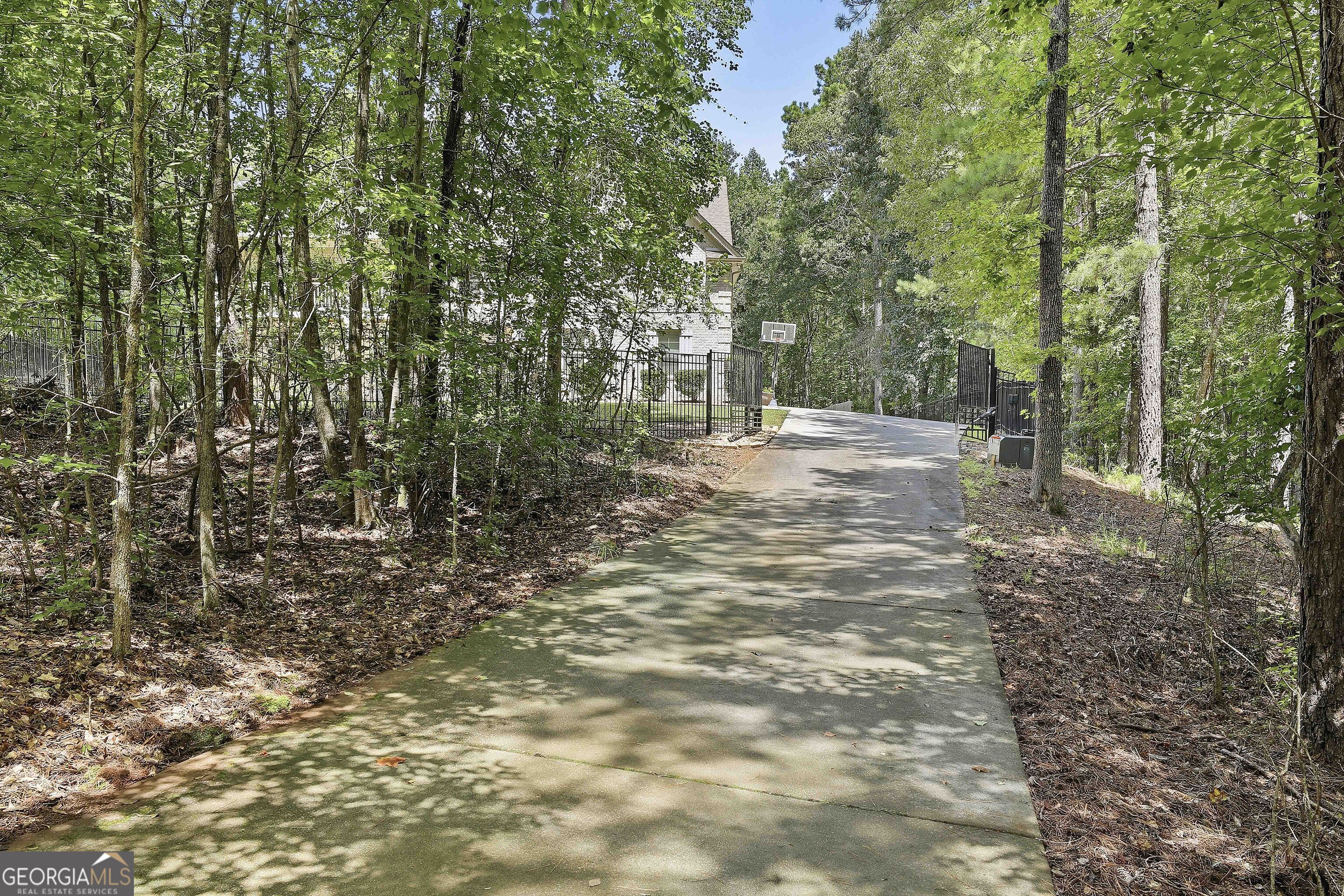 114 Ranan Lane Property Photo 3
