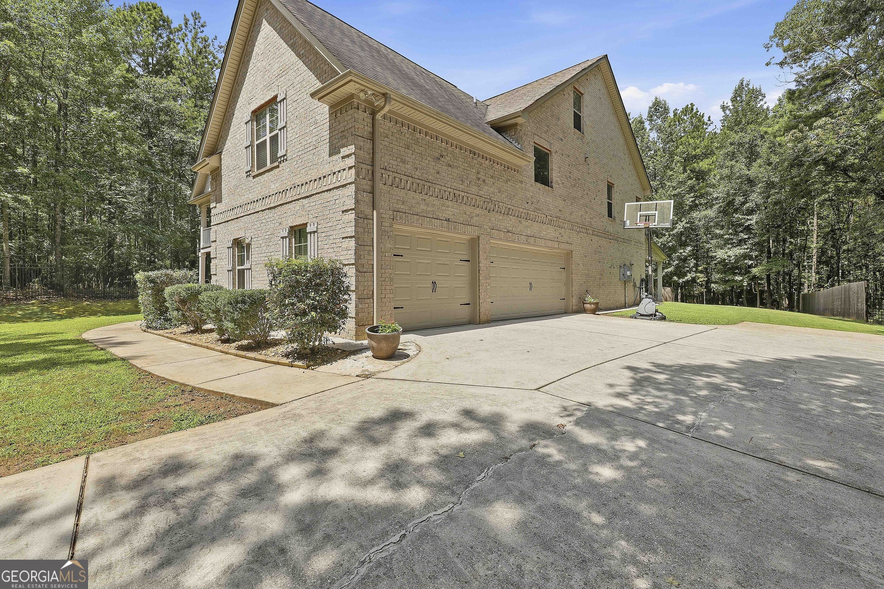 114 Ranan Lane Property Photo 6