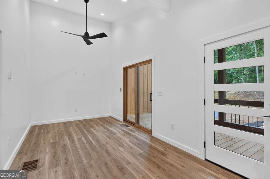 208 Mcclure Way Property Photo 2