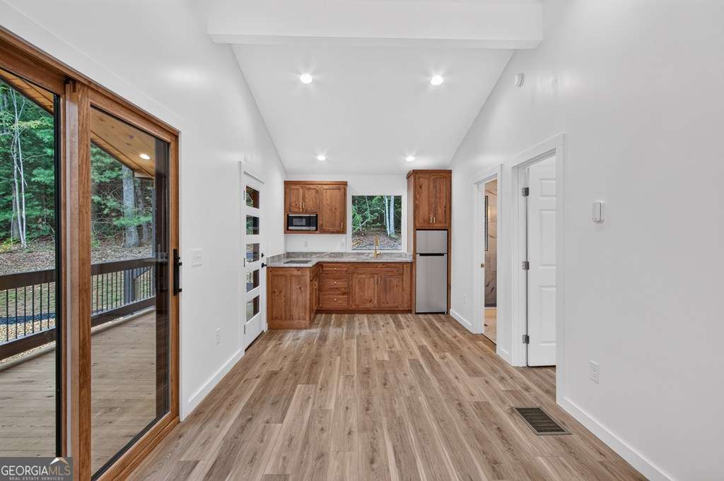 208 Mcclure Way Property Photo 3