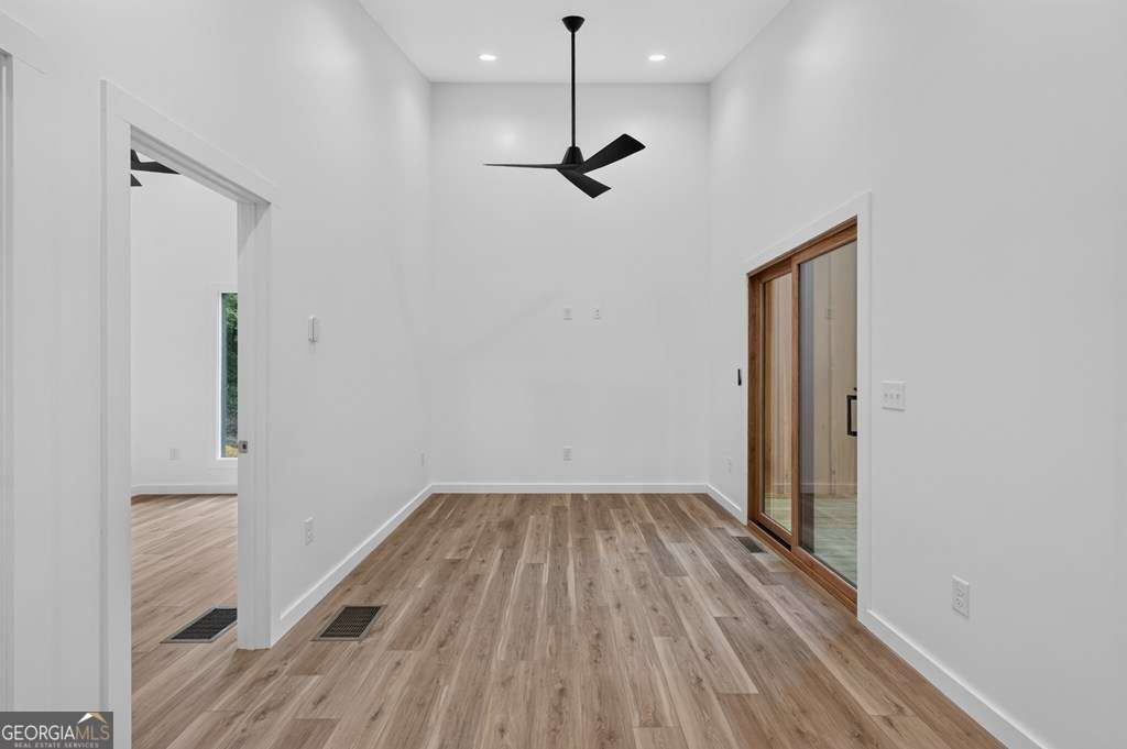 208 Mcclure Way Property Photo 4