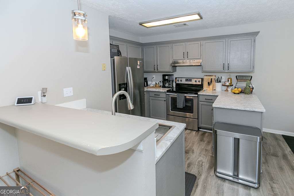 1067 Dover Way Property Photo 6