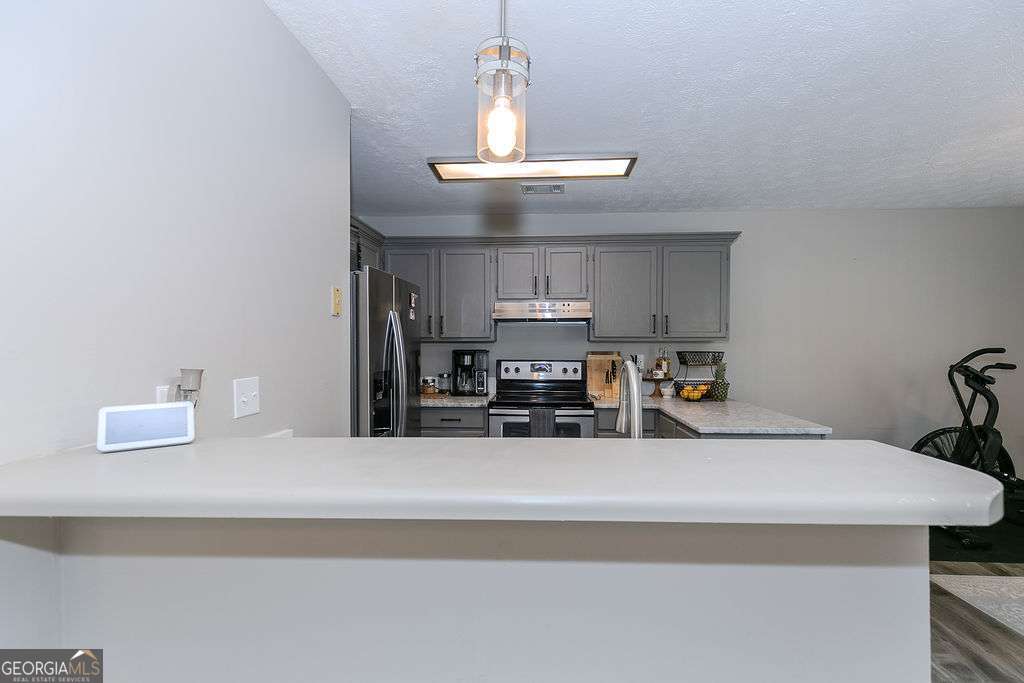 1067 Dover Way Property Photo 12